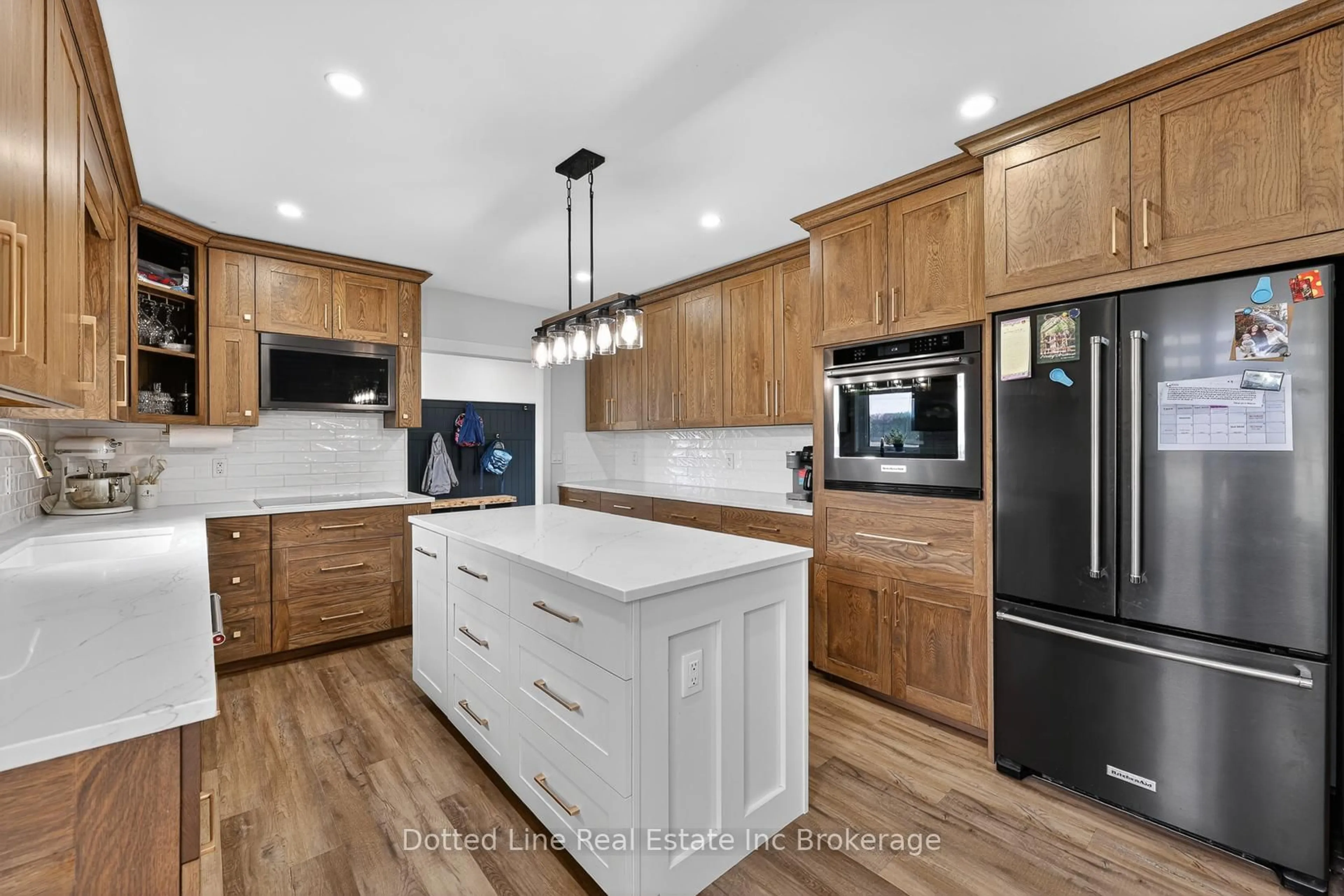 Open concept kitchen, unknown for 573 Norfolk County Rd 28 Rd, Norfolk Ontario N0E 1G0