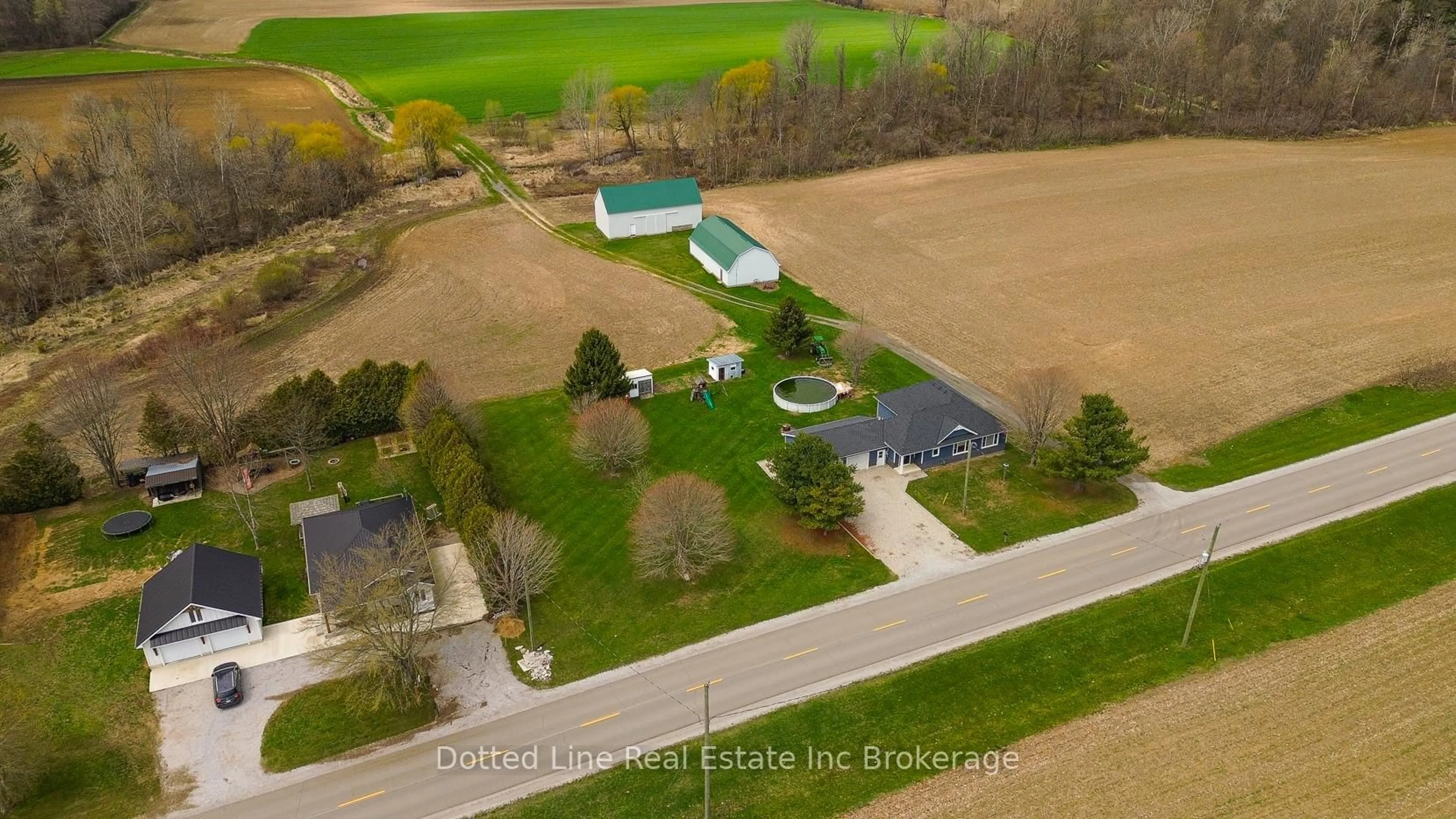 A pic from outside/outdoor area/front of a property/back of a property/a pic from drone, water/lake/river/ocean view for 573 Norfolk County Rd 28 Rd, Norfolk Ontario N0E 1G0