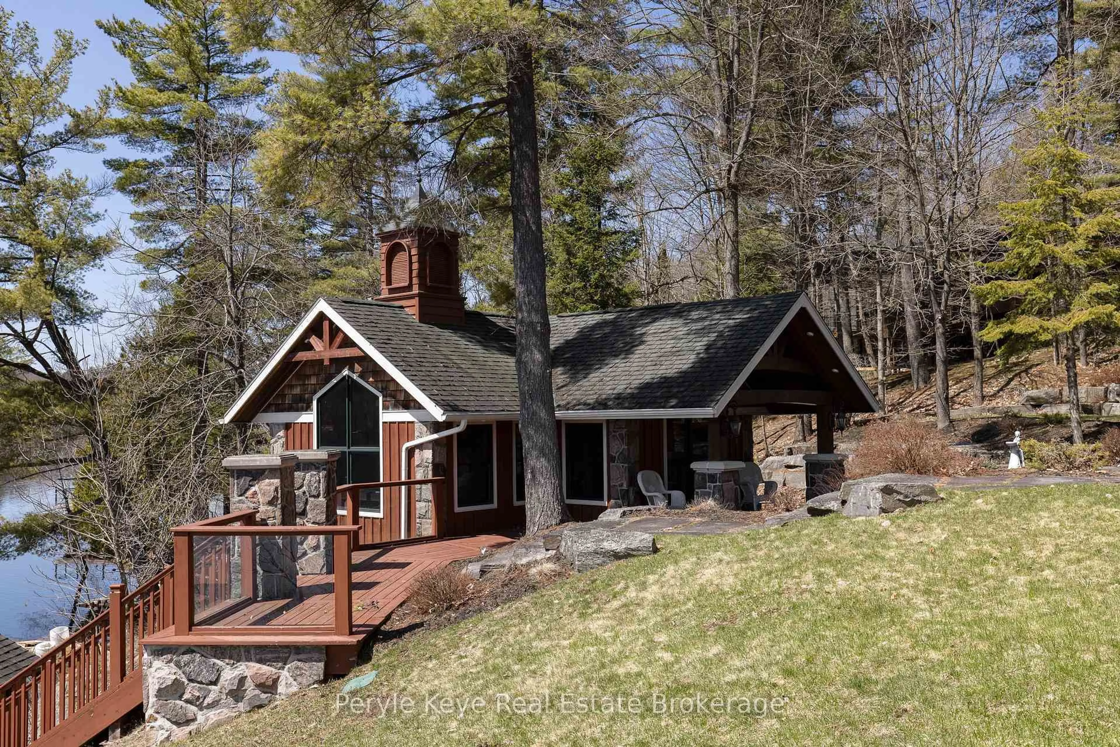 Unknown for 247 South Dr, Huntsville Ontario P1H 2J2