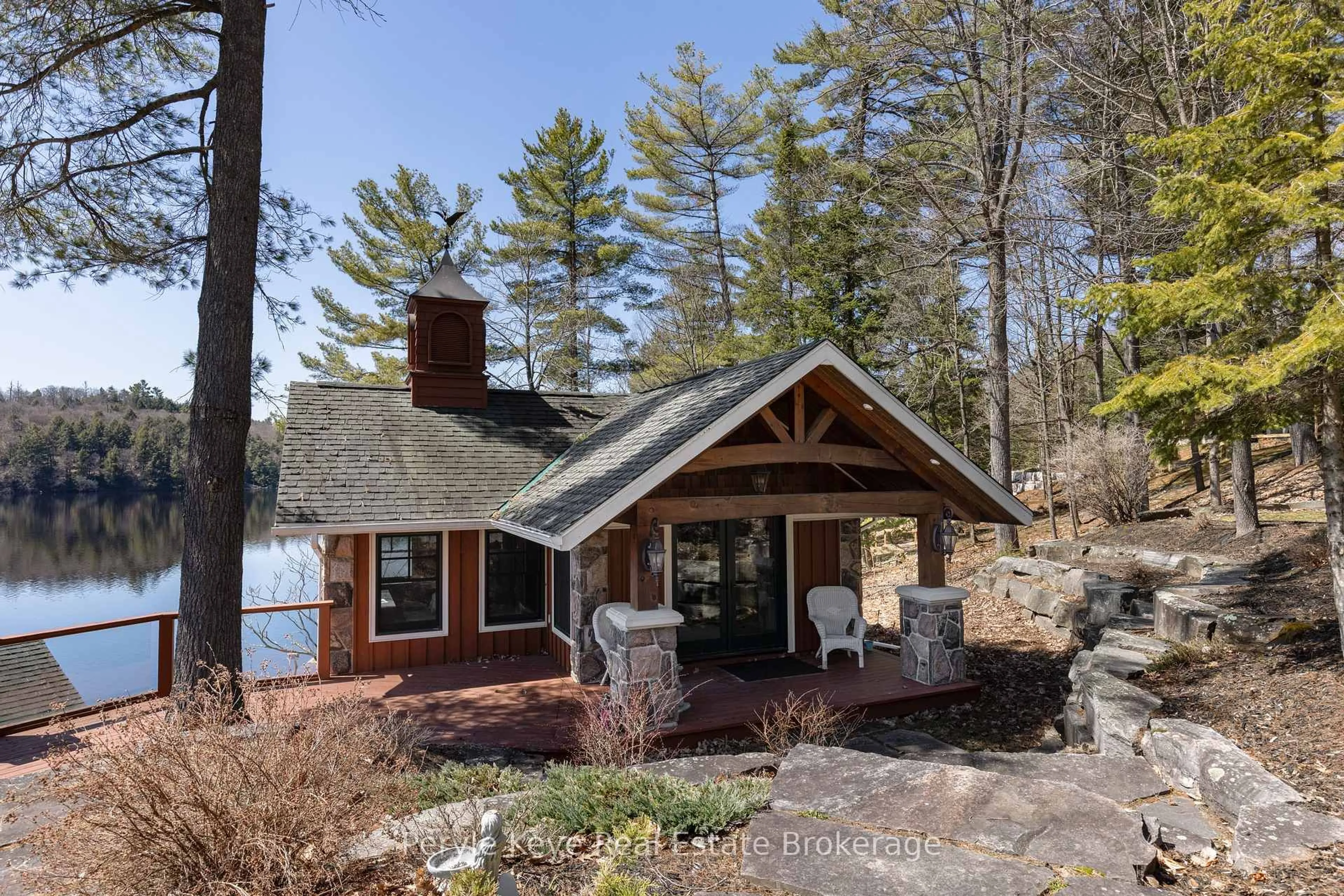 Unknown for 247 South Dr, Huntsville Ontario P1H 2J2