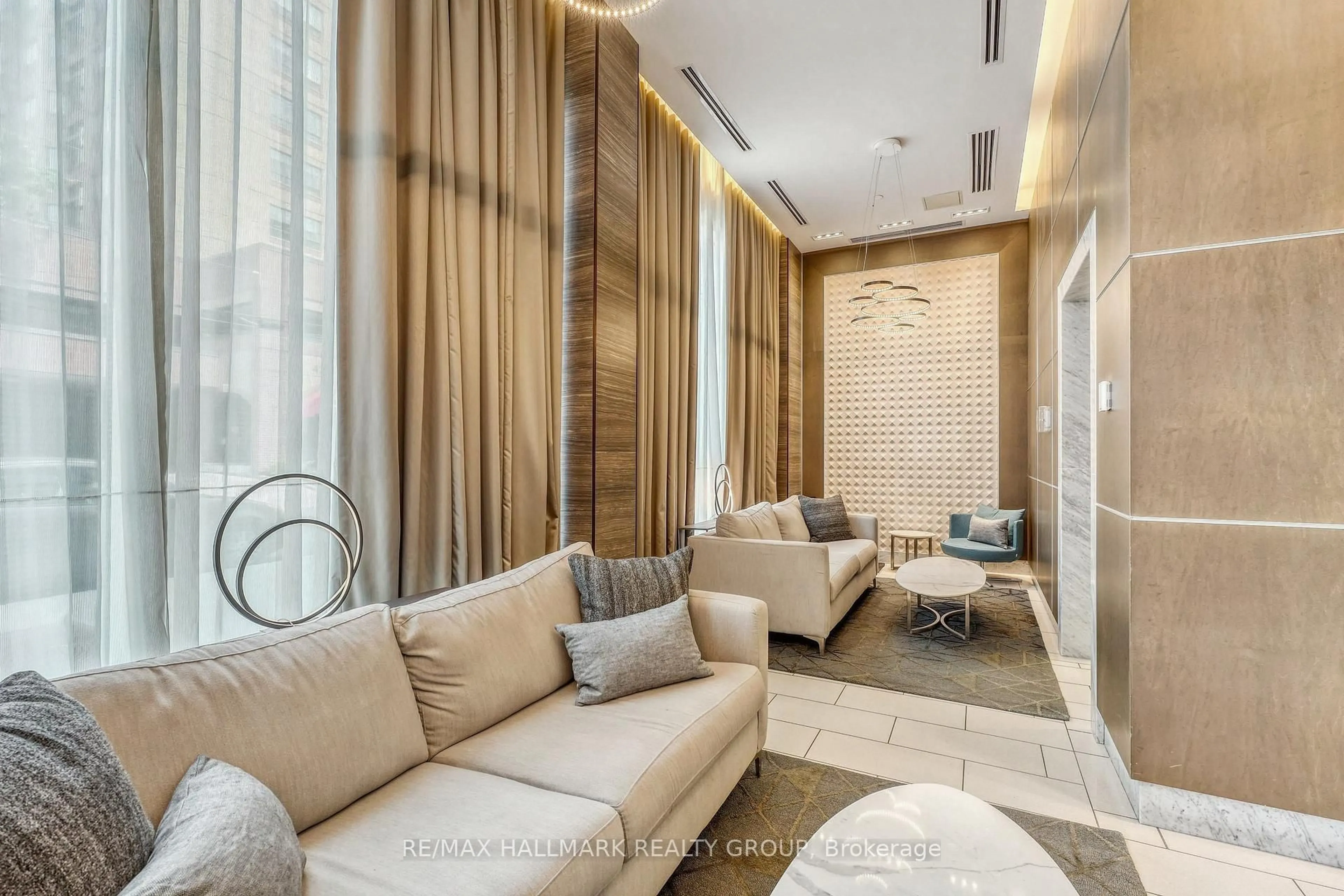 Unknown for 411 Mackay St #814, Ottawa Ontario K1M 2C5