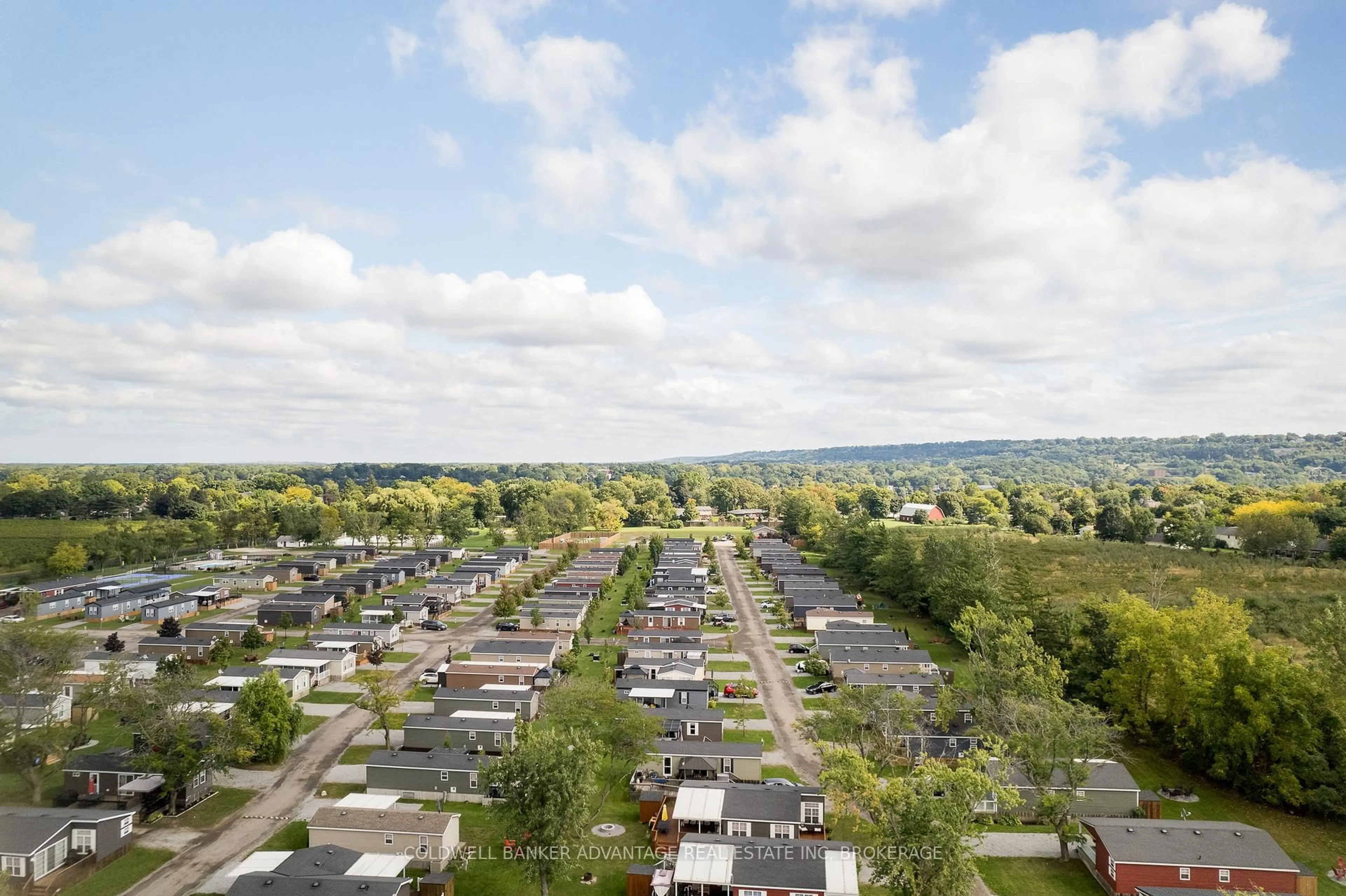 A pic from outside/outdoor area/front of a property/back of a property/a pic from drone, unknown for 1501 Line 8 Rd #109, Niagara-on-the-Lake Ontario L0S 1J0