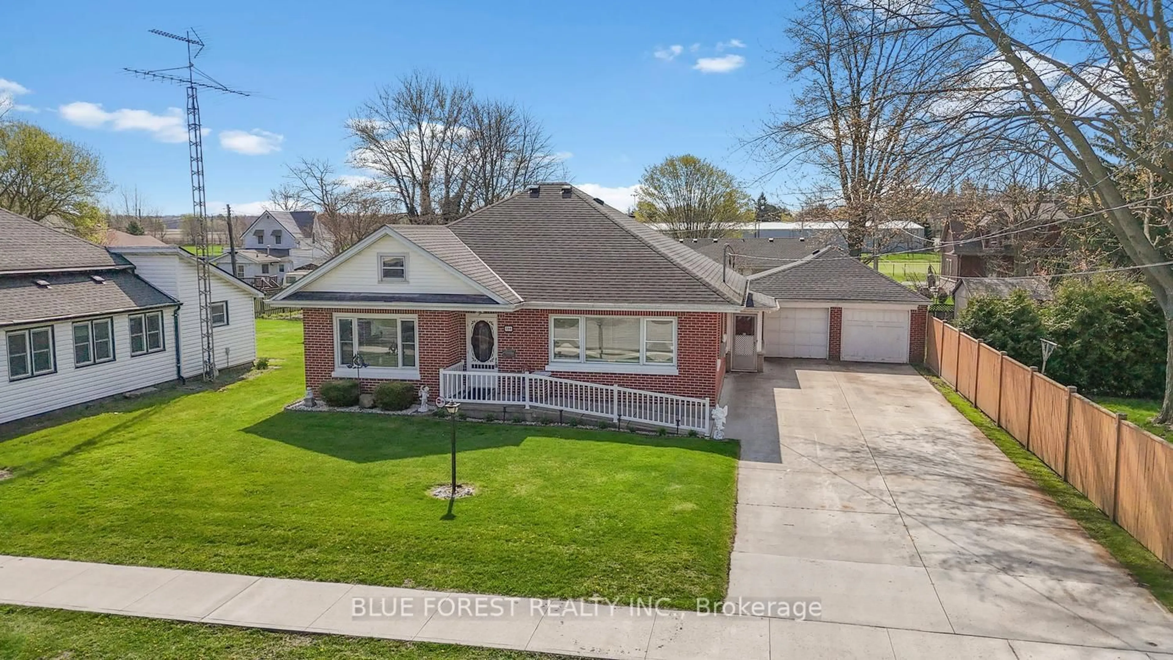 A pic from outside/outdoor area/front of a property/back of a property/a pic from drone, street for 154 Chestnut St, West Elgin Ontario N0L 2P0