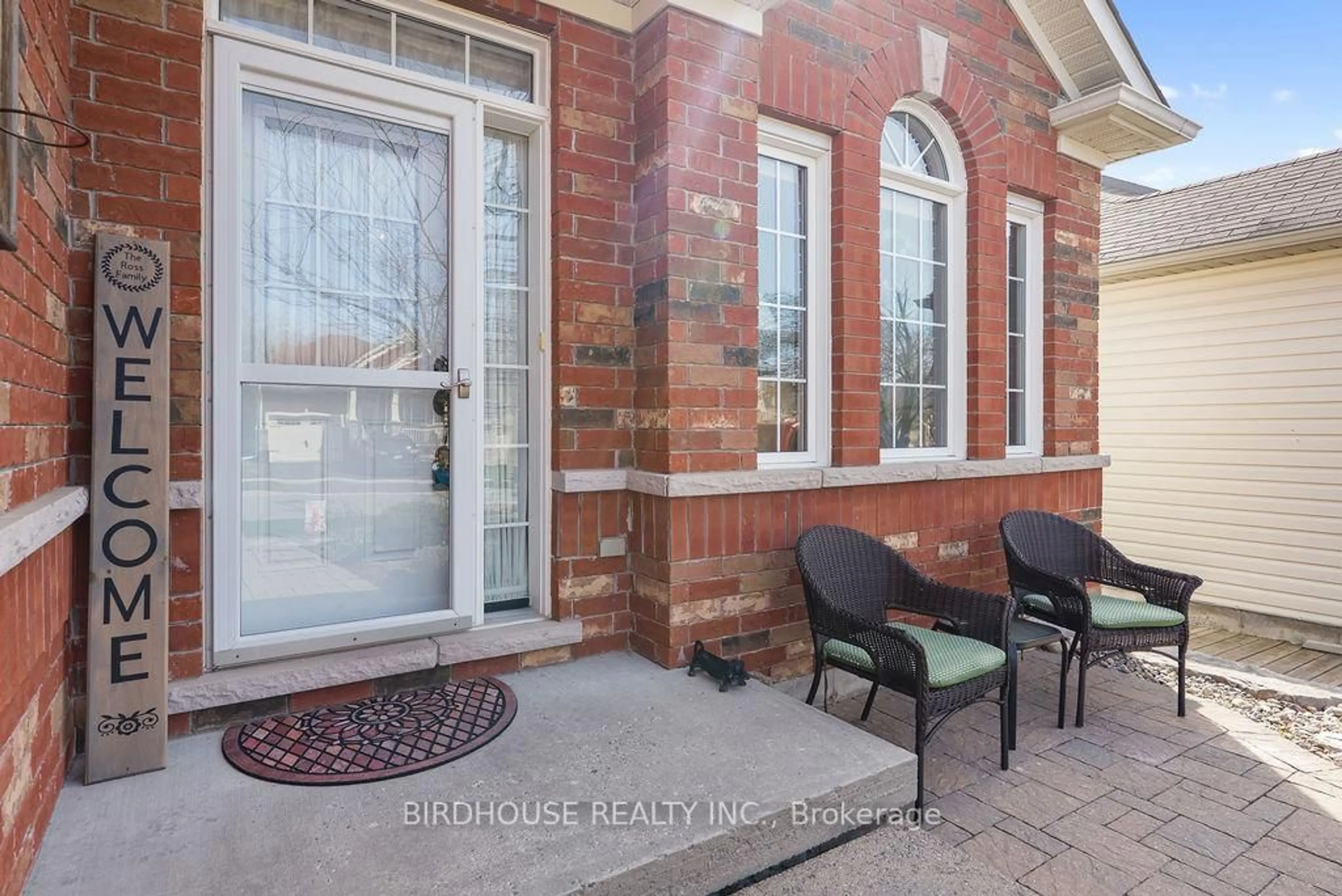 Indoor entryway for 316 Blacksmith Way, Peterborough Ontario K9L 0B5