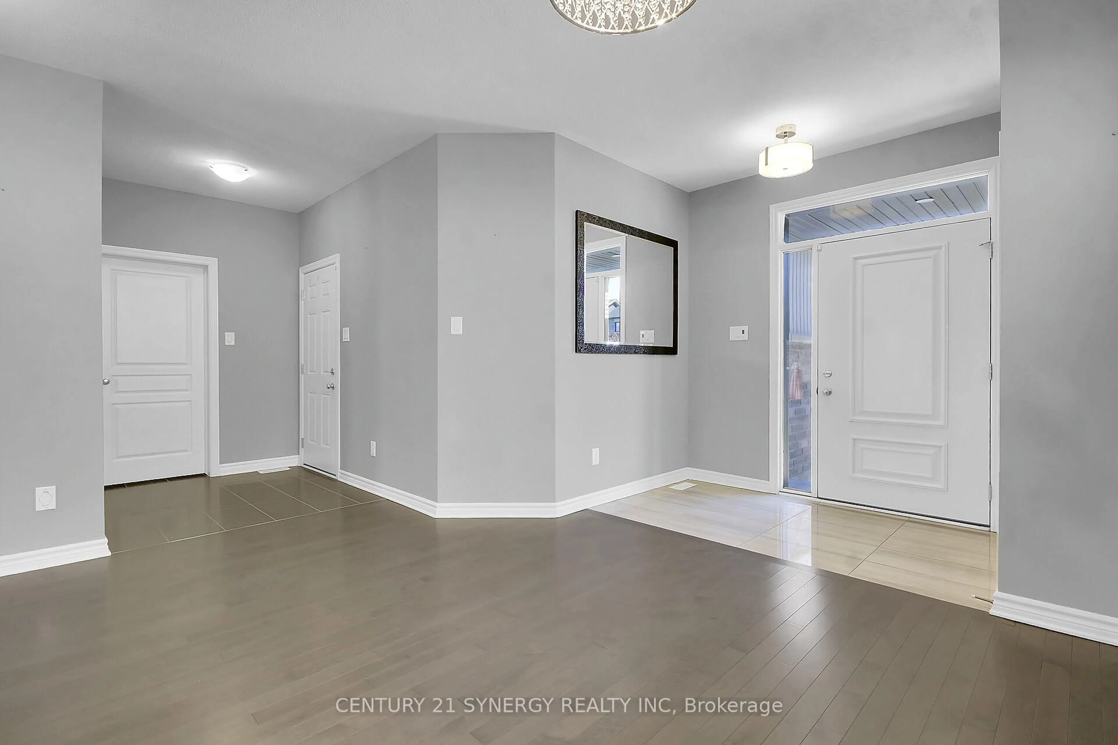 Indoor entryway for 1107 Beckett Cres, Ottawa Ontario K2S 0Z3