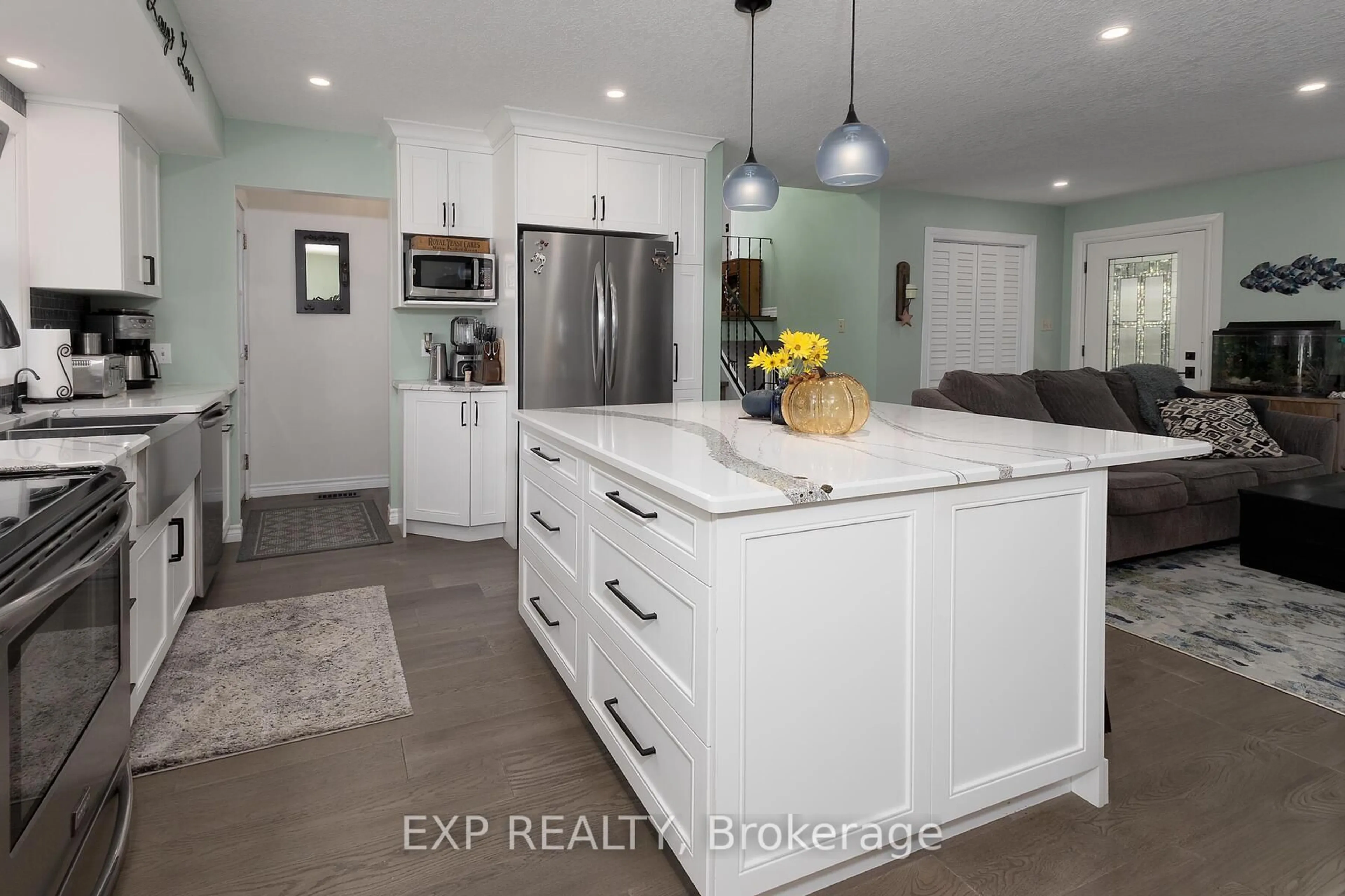 Open concept kitchen, ceramic/tile floor for 5558 Cobblehill Rd, Zorra Ontario N0M 2M0