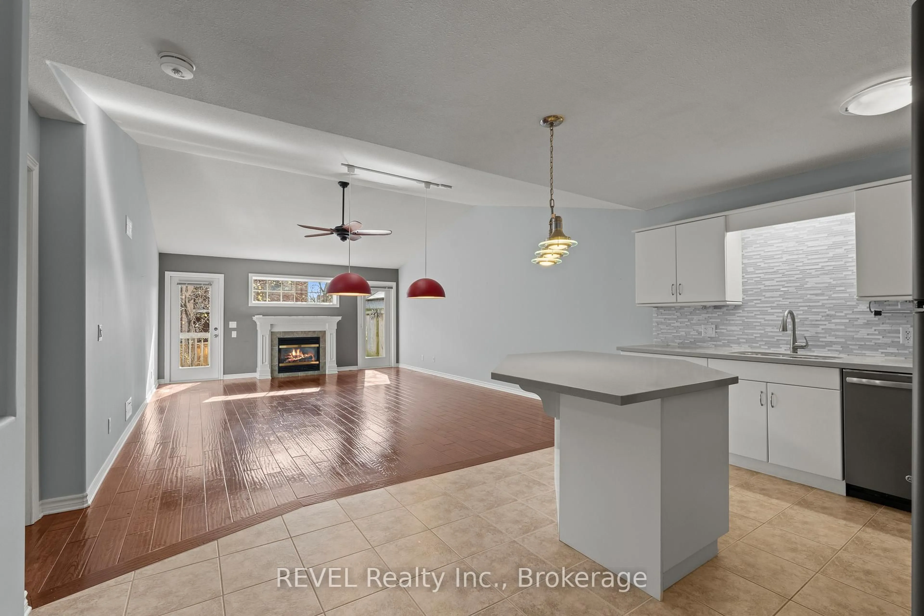 Open concept kitchen, ceramic/tile floor for 605 WELLAND Ave #3, St. Catharines Ontario L2M 7Z7