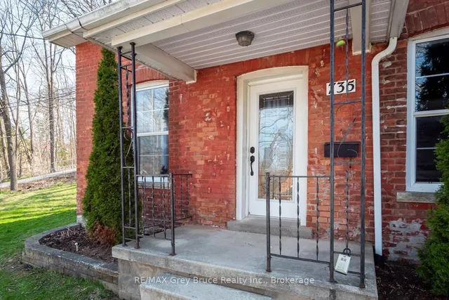 735 5th Ave, Owen Sound 2