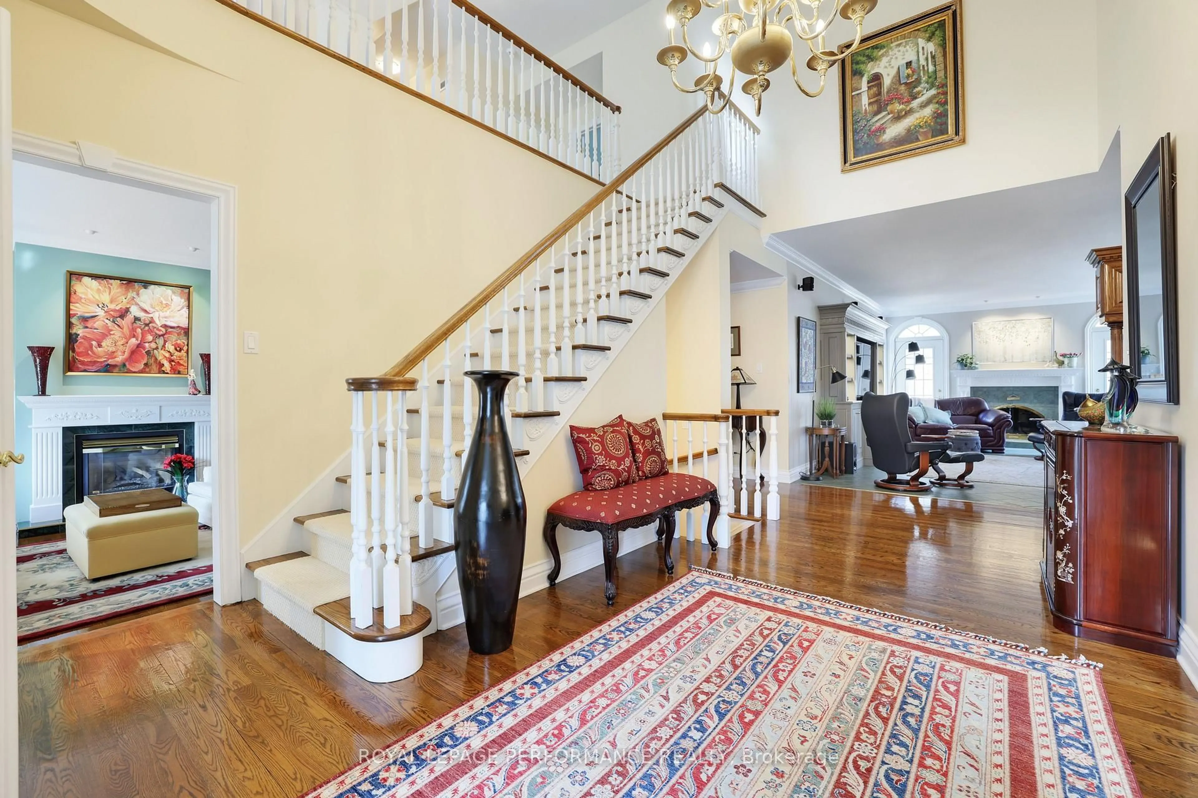 Indoor foyer for 951 Golf Club Rd, Champlain Ontario K6A 2R2