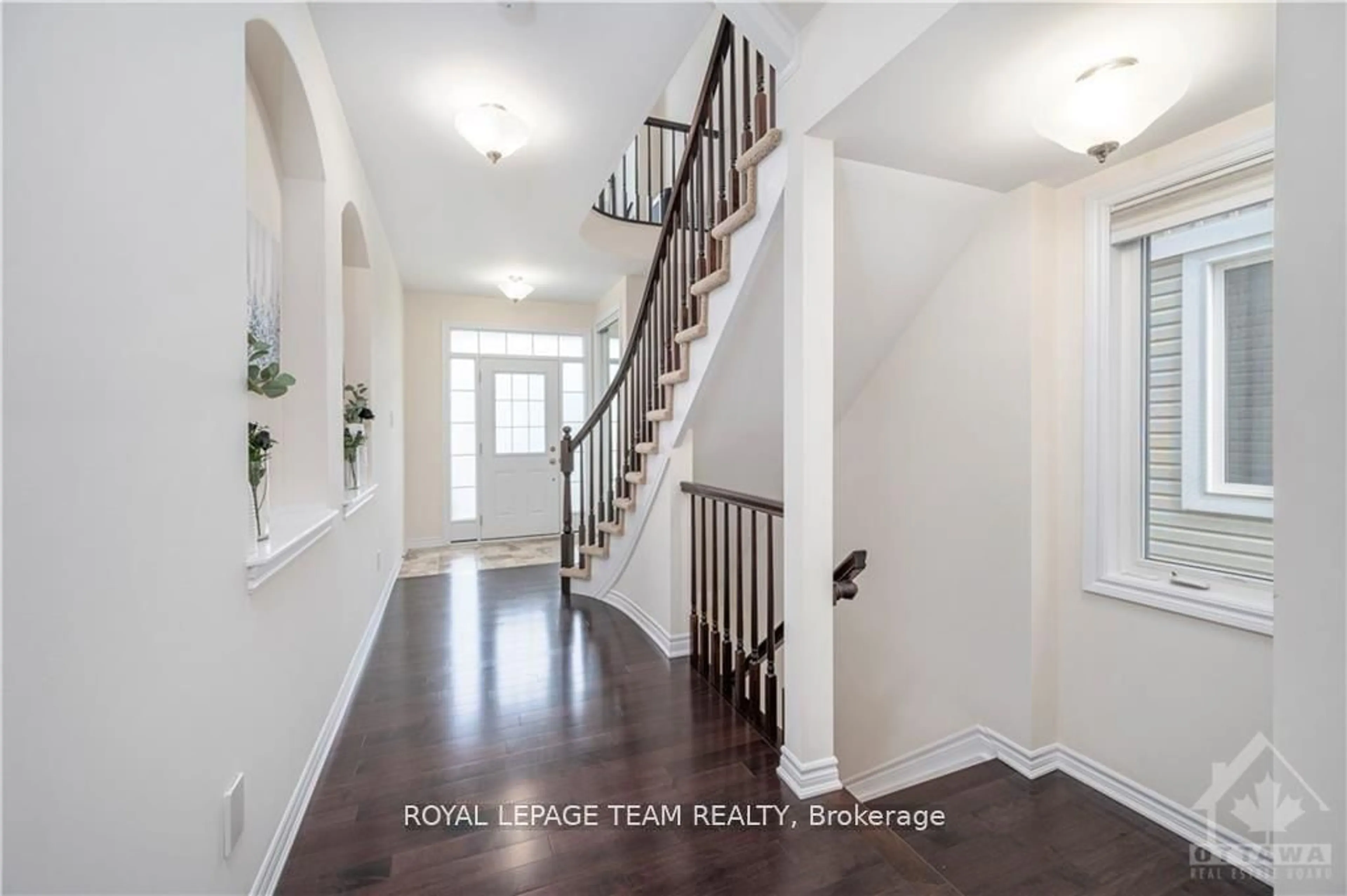 Indoor entryway for 161 Andre Audet Ave, Ottawa Ontario K2J 5Z2