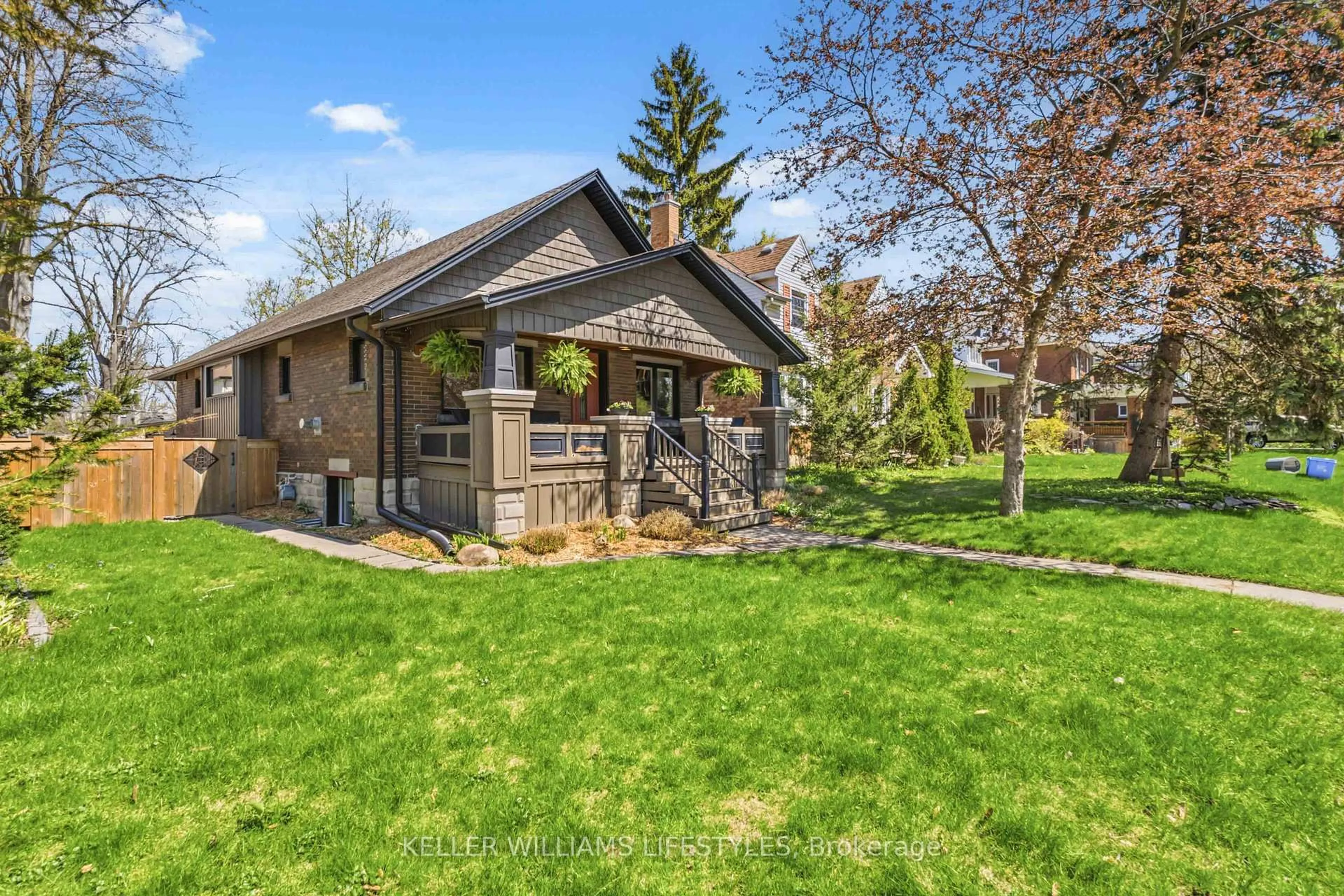 Unknown for 6 Windsor Cres, London South Ontario N6C 1V7