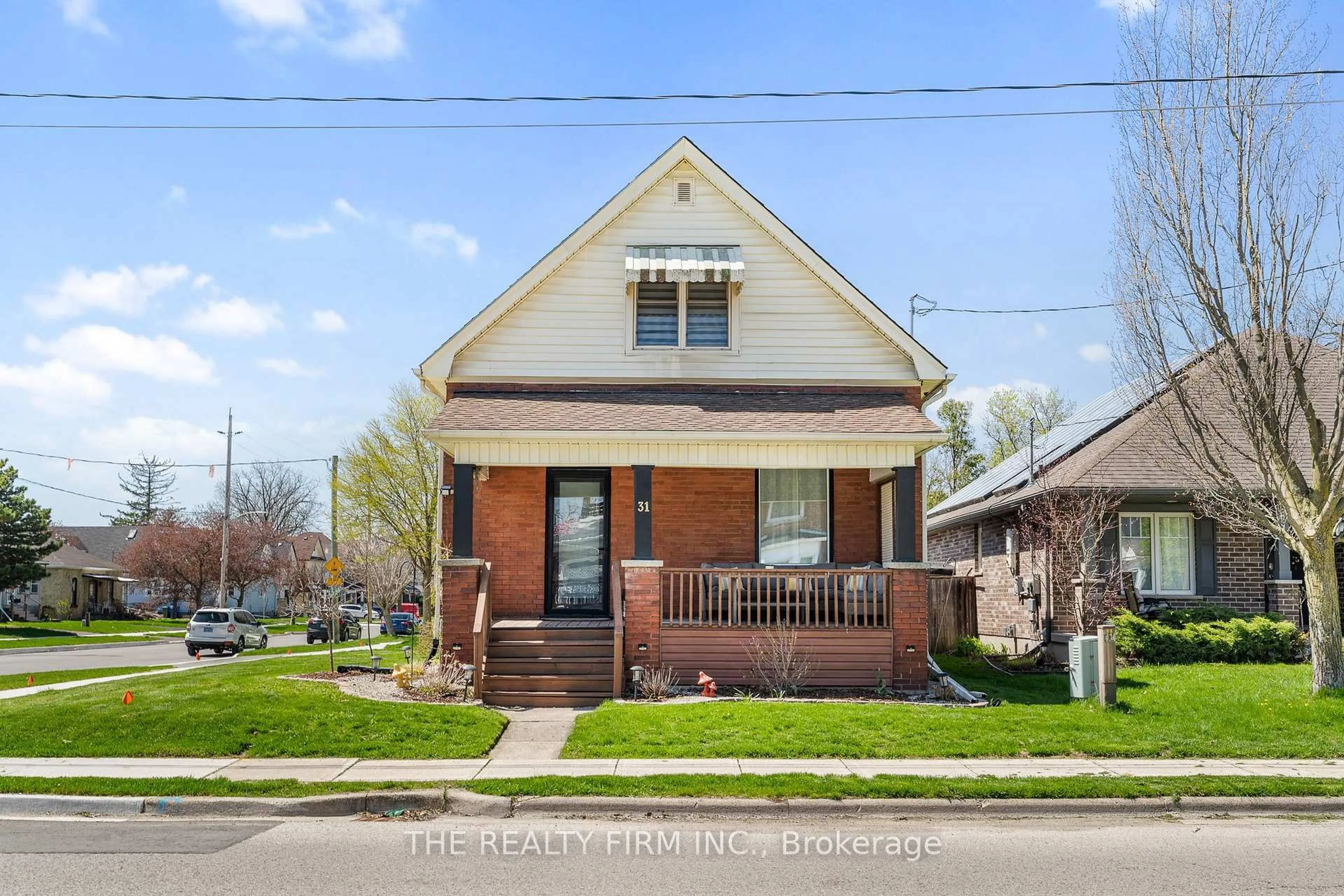 Home with brick exterior material, street for 31 Fifth Ave, St. Thomas Ontario N5R 4C2