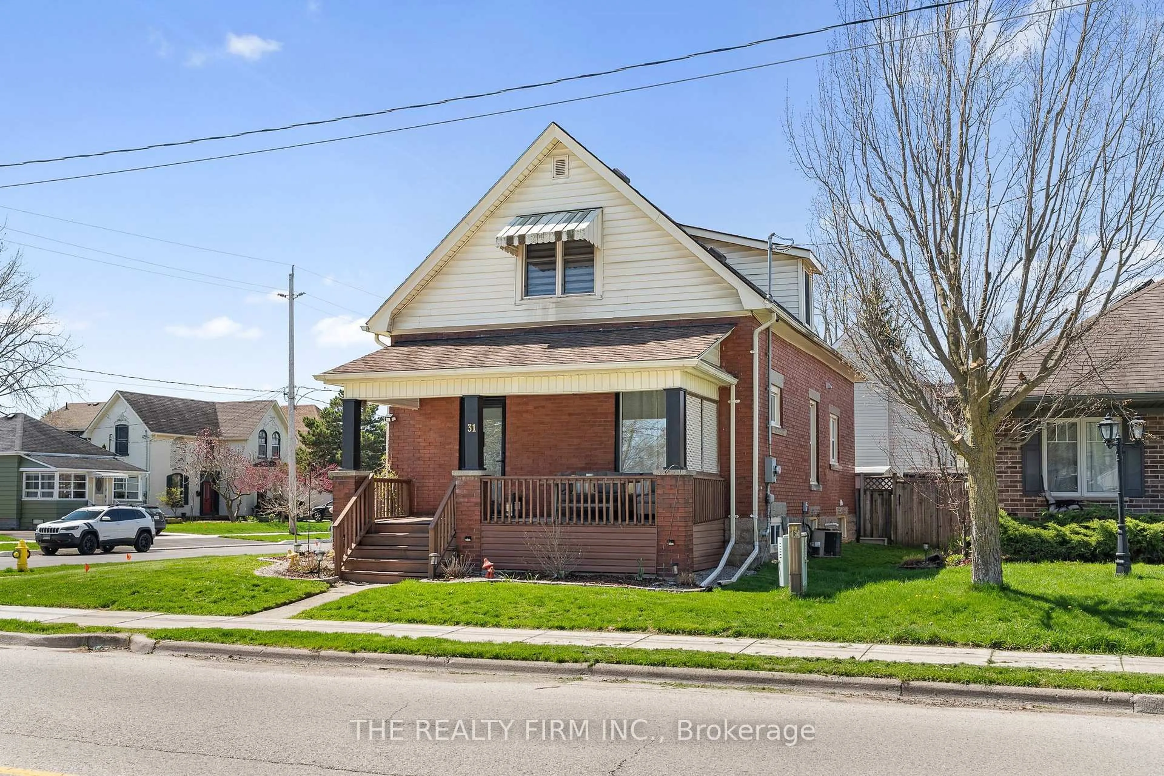 Home with brick exterior material, street for 31 Fifth Ave, St. Thomas Ontario N5R 4C2
