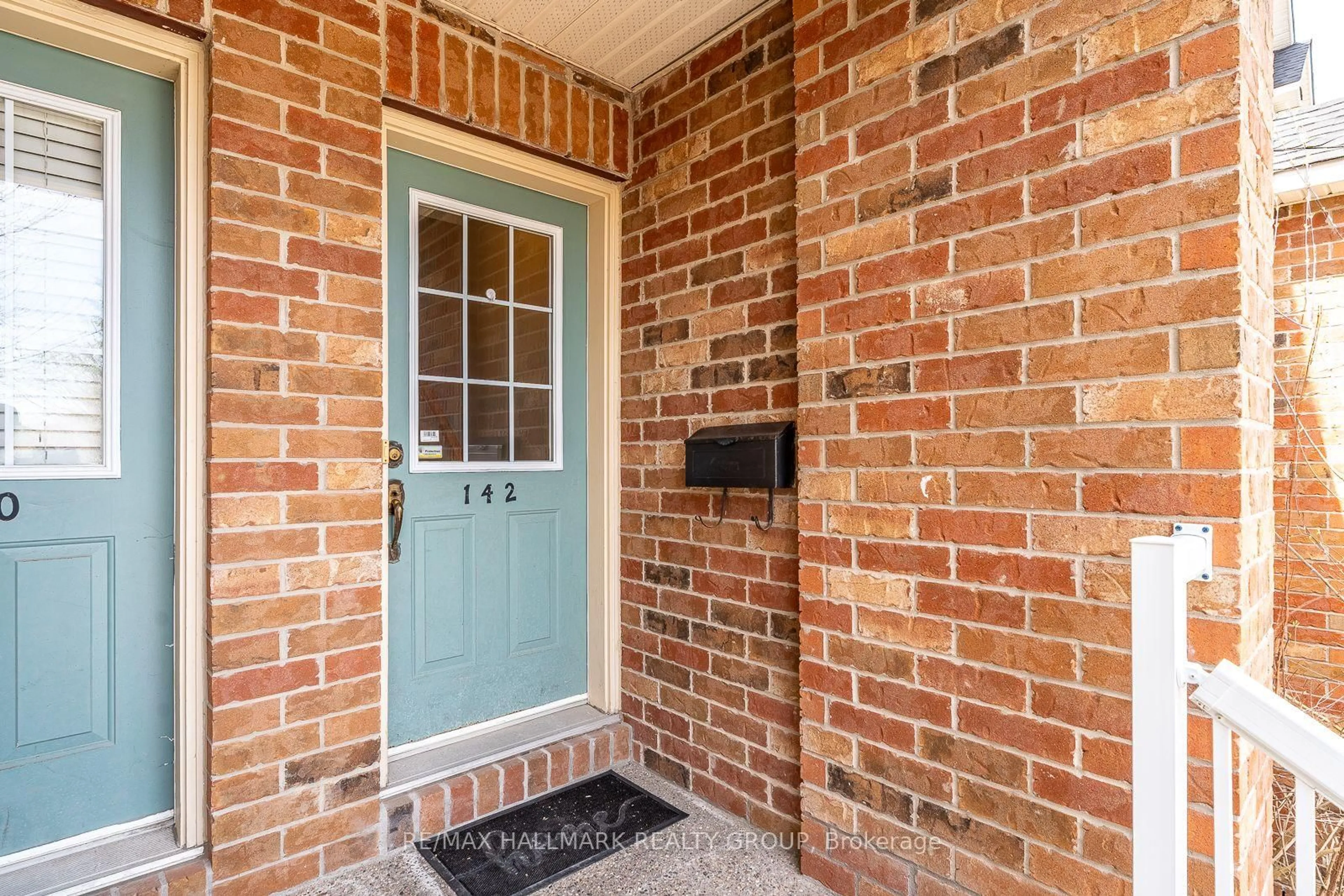 Home with brick exterior material, street for 142 Gatestone Private, Ottawa Ontario K1J 1K5