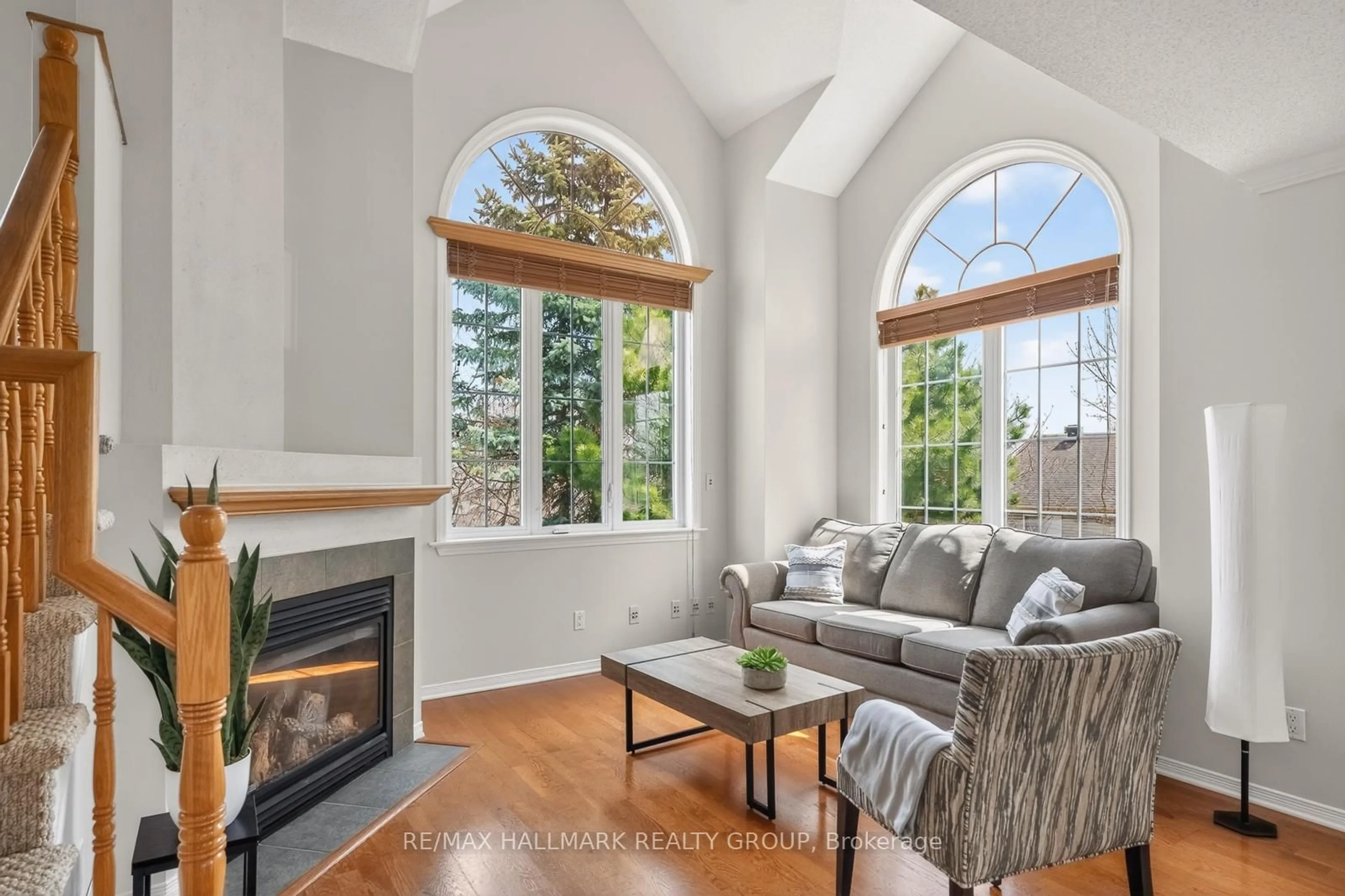 Living room with furniture, unknown for 142 Gatestone Private, Ottawa Ontario K1J 1K5