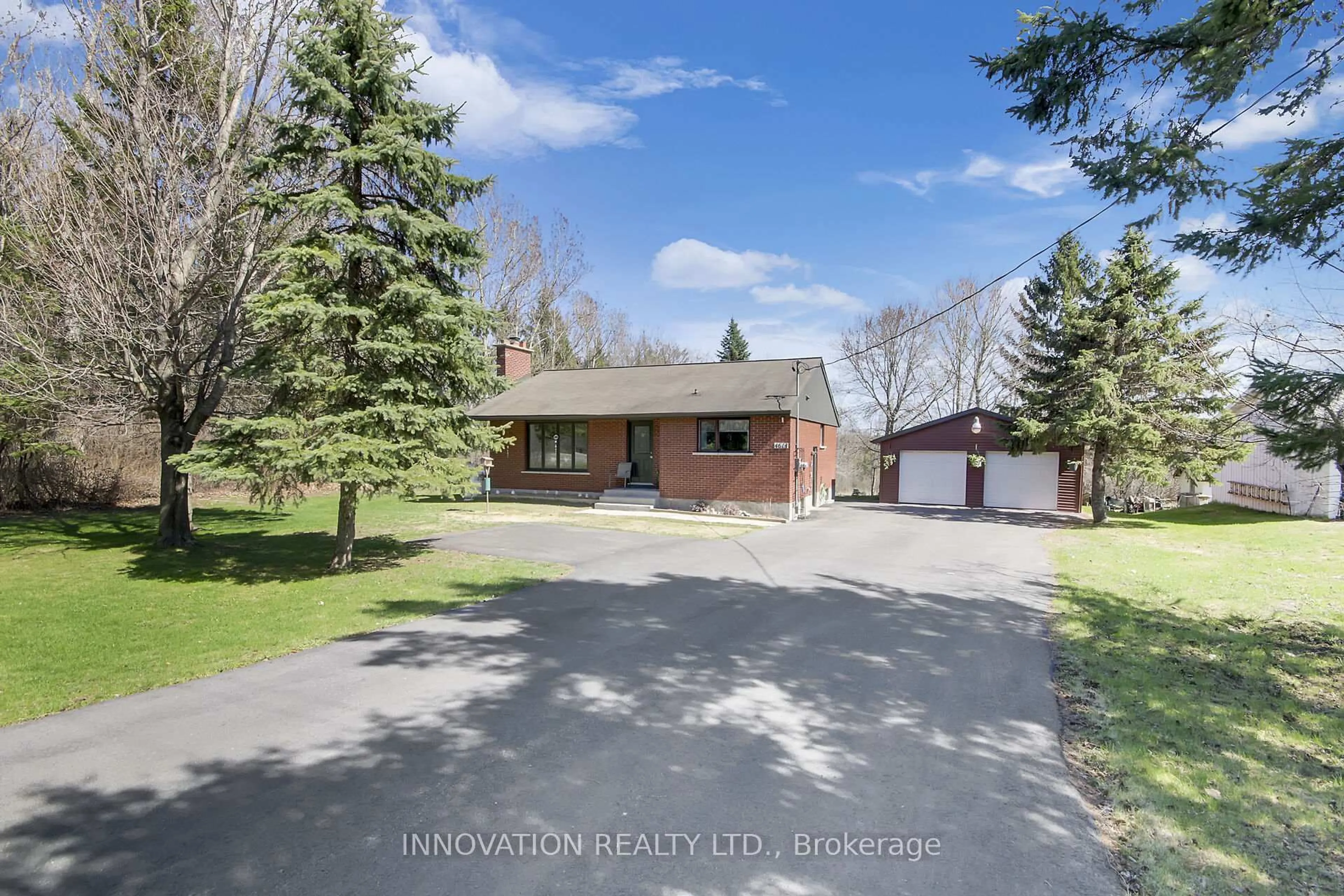A pic from outside/outdoor area/front of a property/back of a property/a pic from drone, street for 4614 Donnelly Dr, Merrickville Ontario K0G 1N0