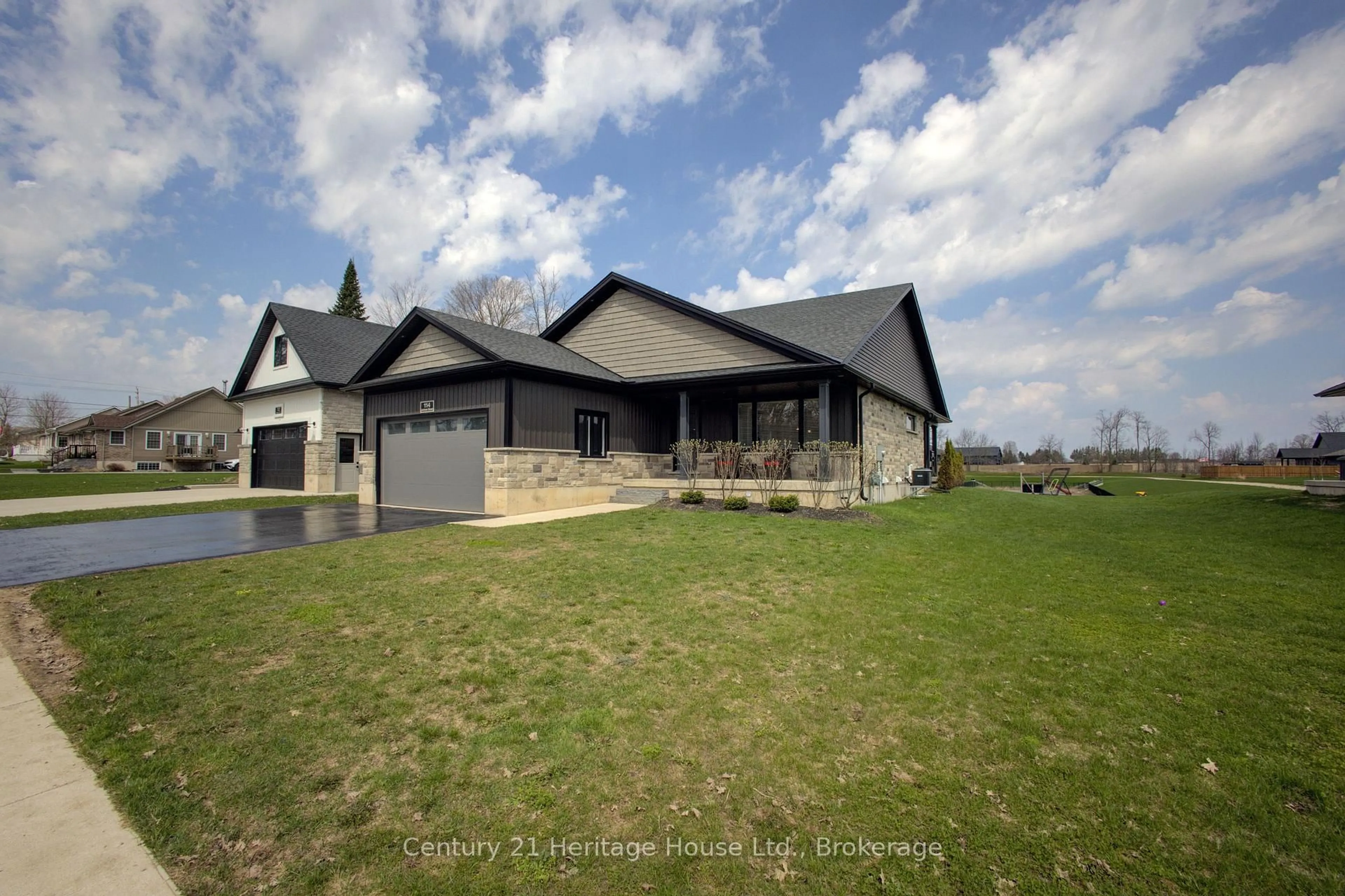Unknown for 114 Jackson St, West Grey Ontario N0G 1R0