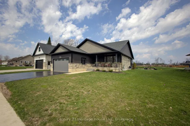 114 Jackson St, West Grey 2
