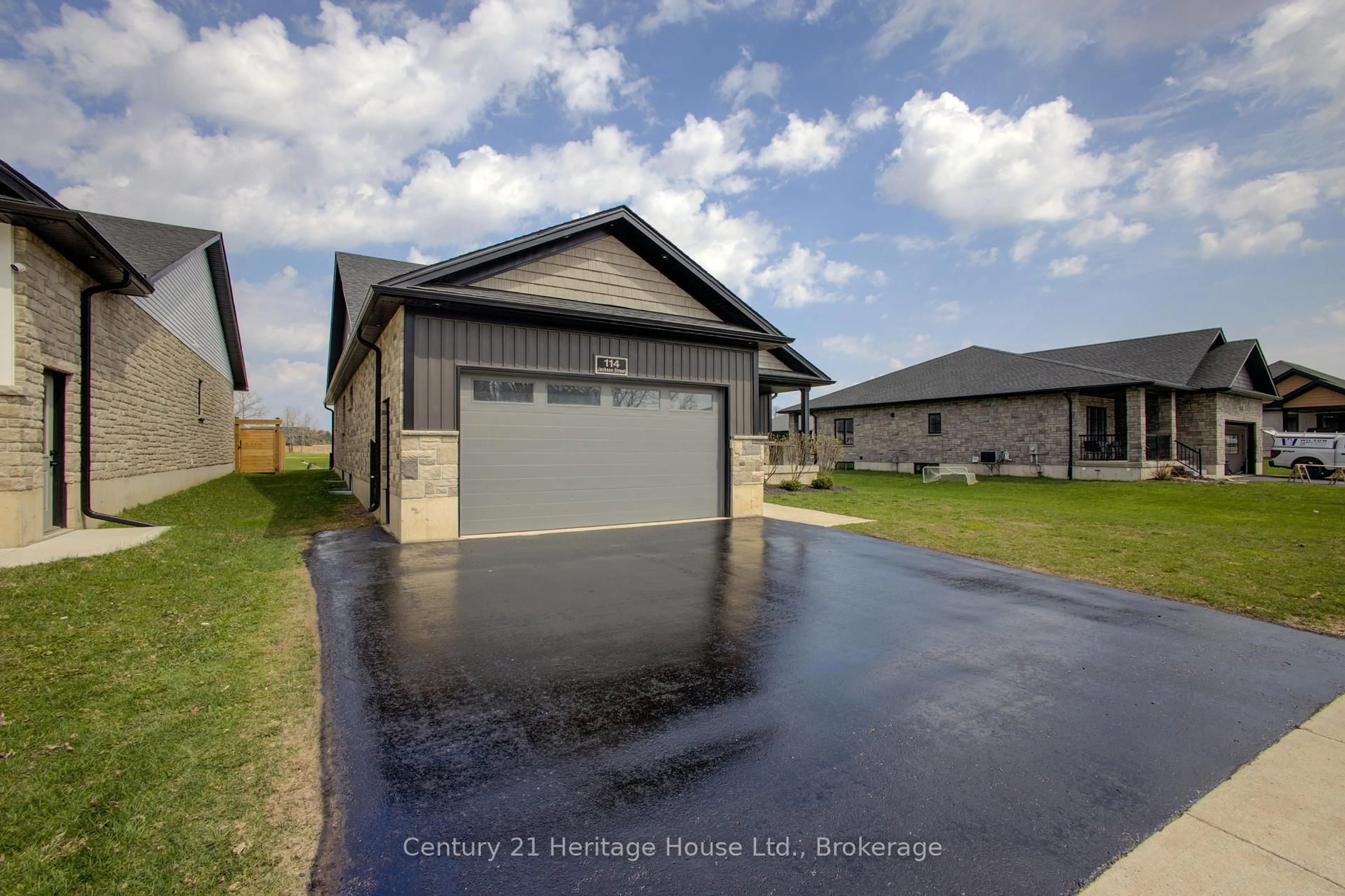 Unknown for 114 Jackson St, West Grey Ontario N0G 1R0