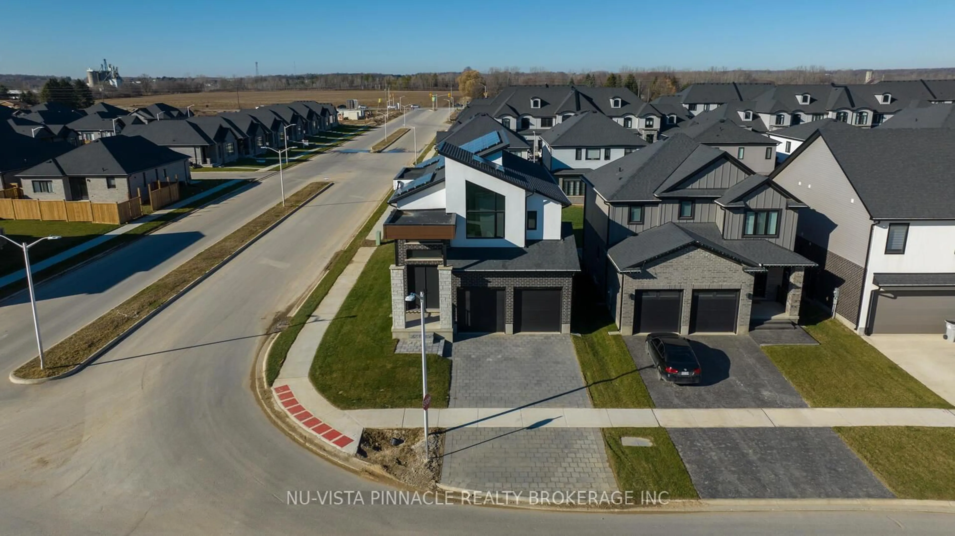 A pic from outside/outdoor area/front of a property/back of a property/a pic from drone, street for 260 CRESTVIEW Dr, Middlesex Centre Ontario N0L 1R0