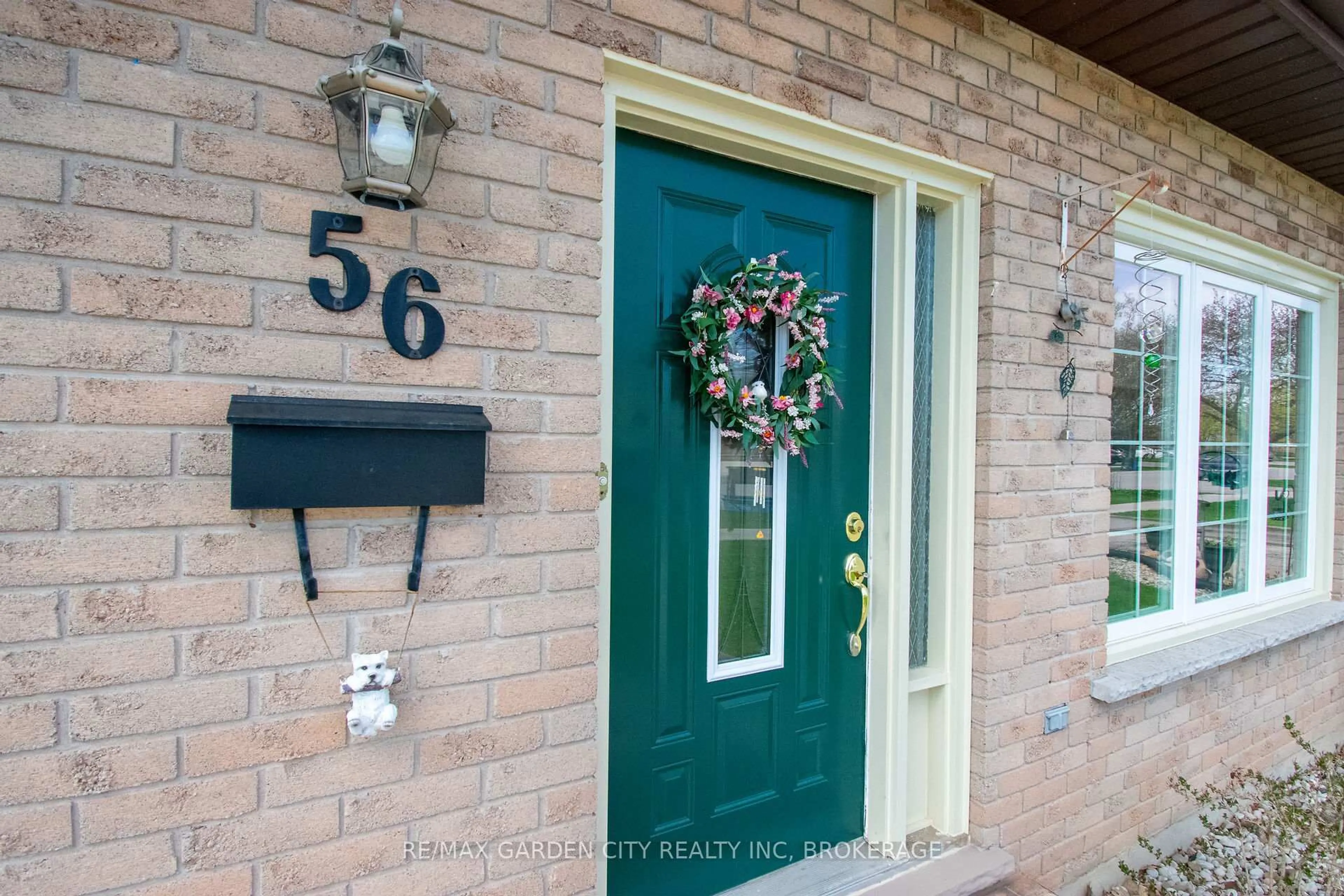 Indoor entryway for 56 TERRACE Ave, Welland Ontario L3C 2C4