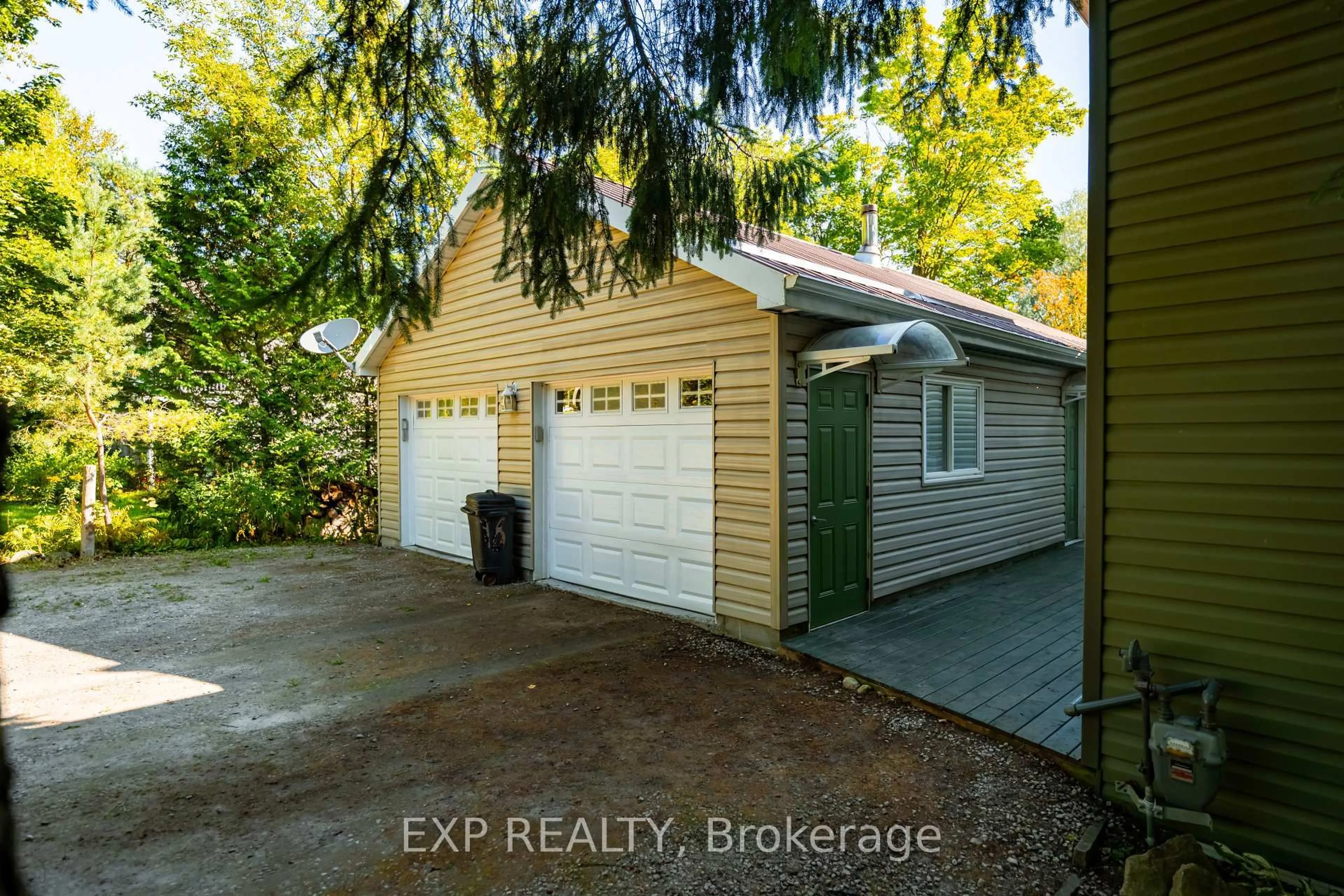 Indoor garage for 16 Mill St, Amaranth Ontario L9W 3Z3