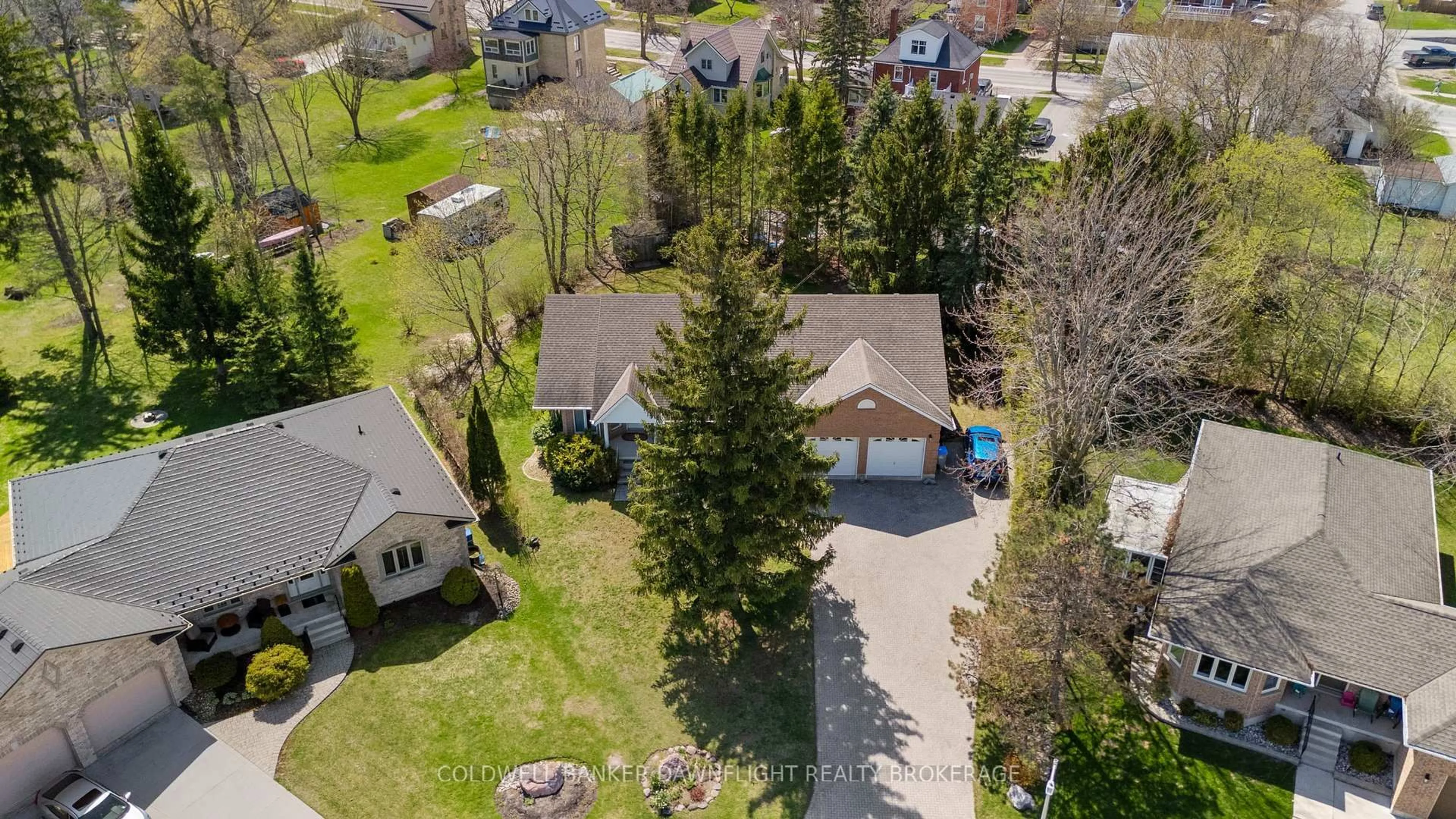 A pic from outside/outdoor area/front of a property/back of a property/a pic from drone, street for 6 Durand Crt, Bluewater Ontario N0M 2T0