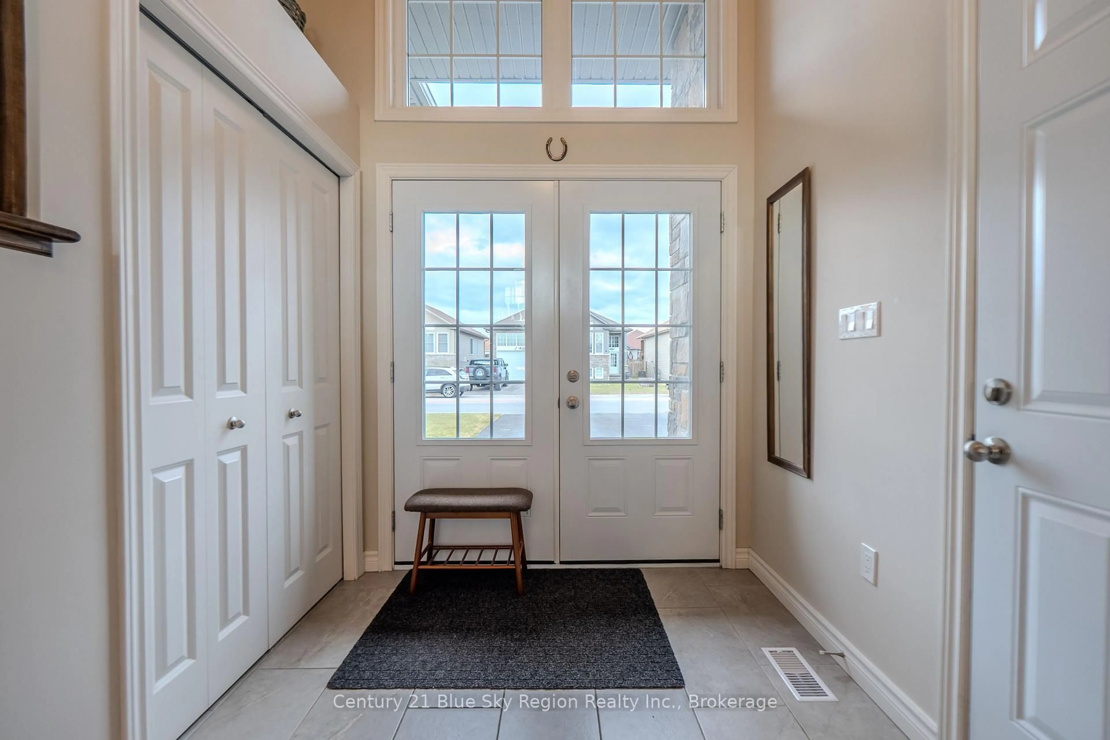 Indoor entryway for 8 Willfred Dr, North Bay Ontario P1A 0G5