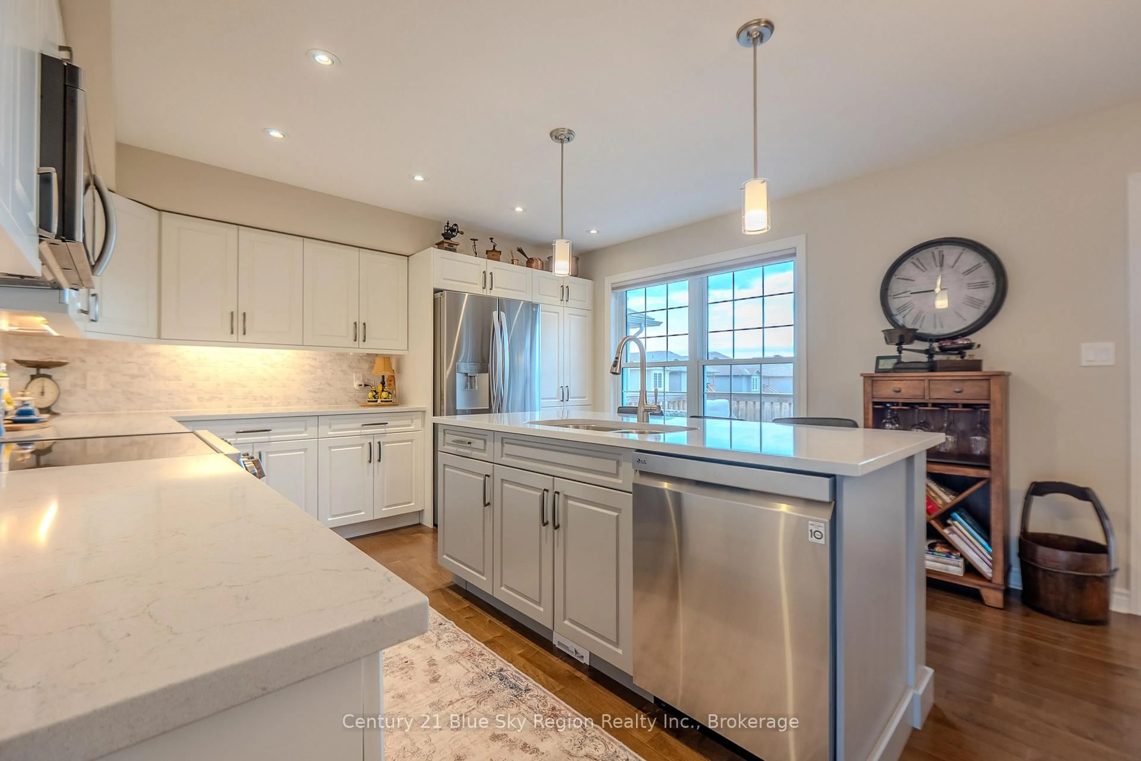 Open concept kitchen, ceramic/tile floor for 8 Willfred Dr, North Bay Ontario P1A 0G5
