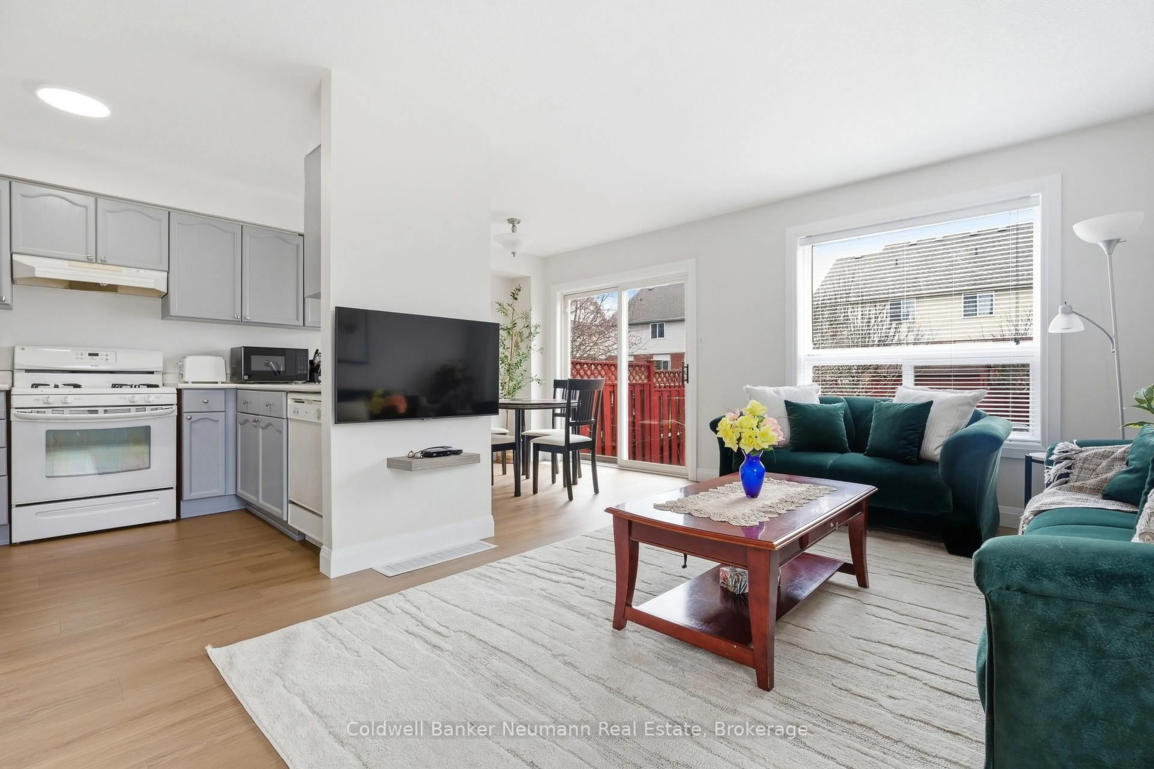 Living room with furniture, unknown for 254 Silurian Dr, Guelph Ontario N1E 7B8