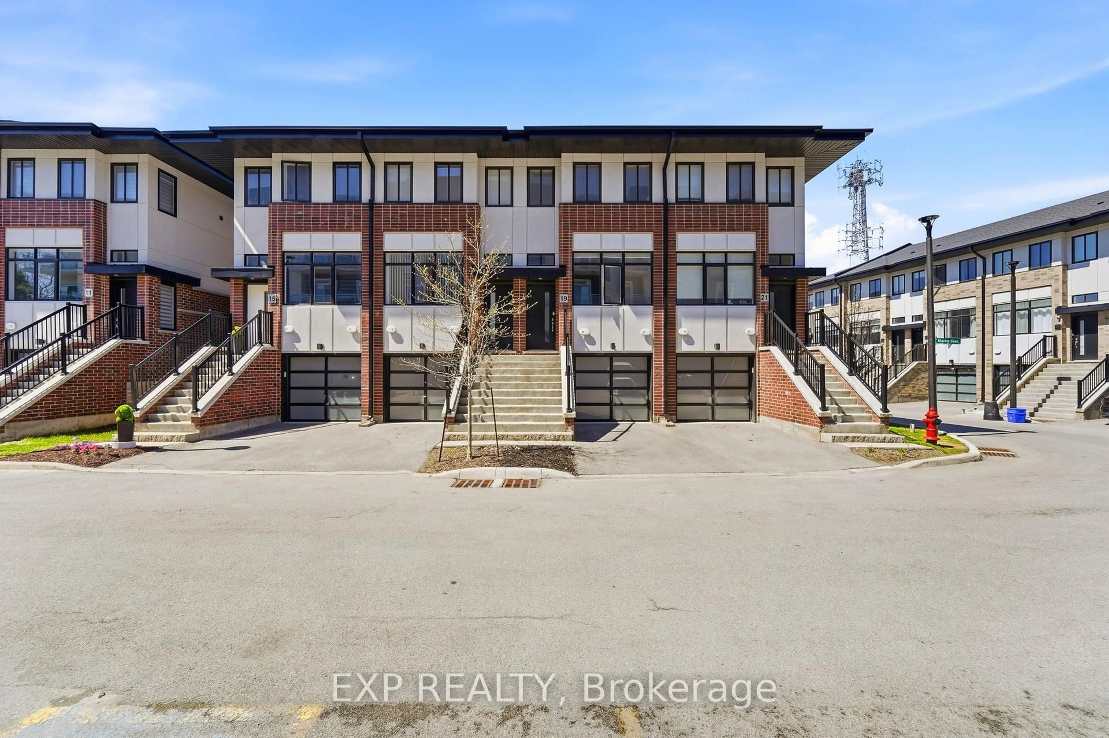 A pic from outside/outdoor area/front of a property/back of a property/a pic from drone, building for 19 Markle Cres, Hamilton Ontario L9G 0H4