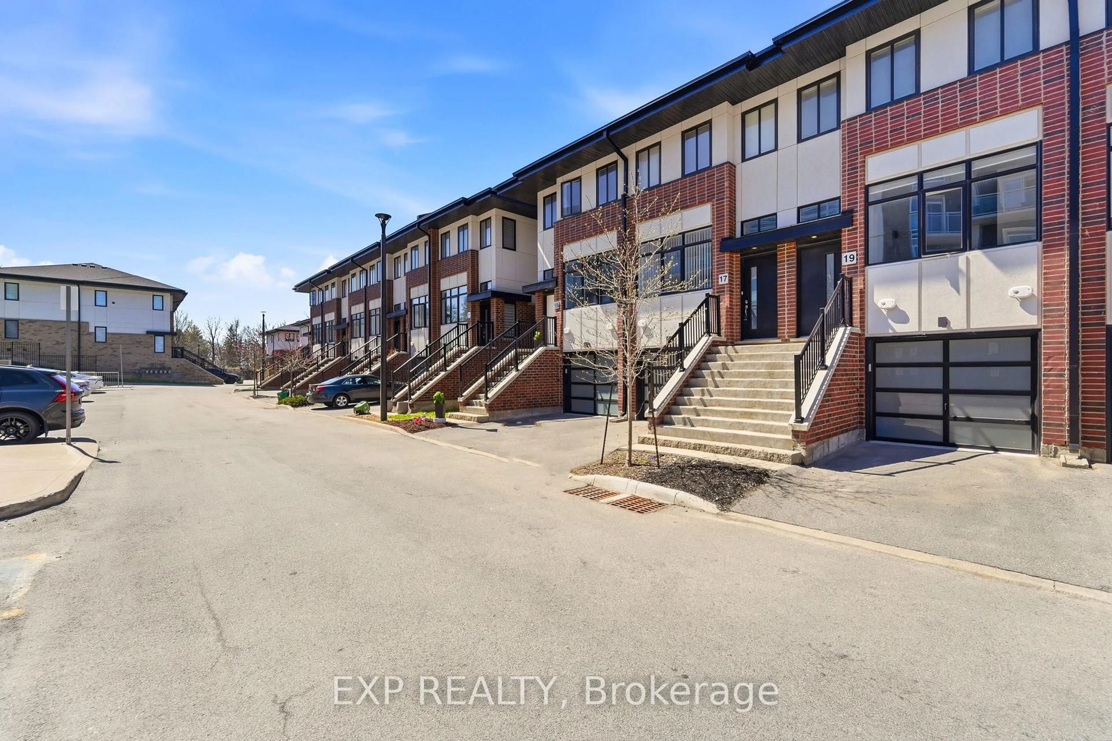 A pic from outside/outdoor area/front of a property/back of a property/a pic from drone, unknown for 19 Markle Cres, Hamilton Ontario L9G 0H4