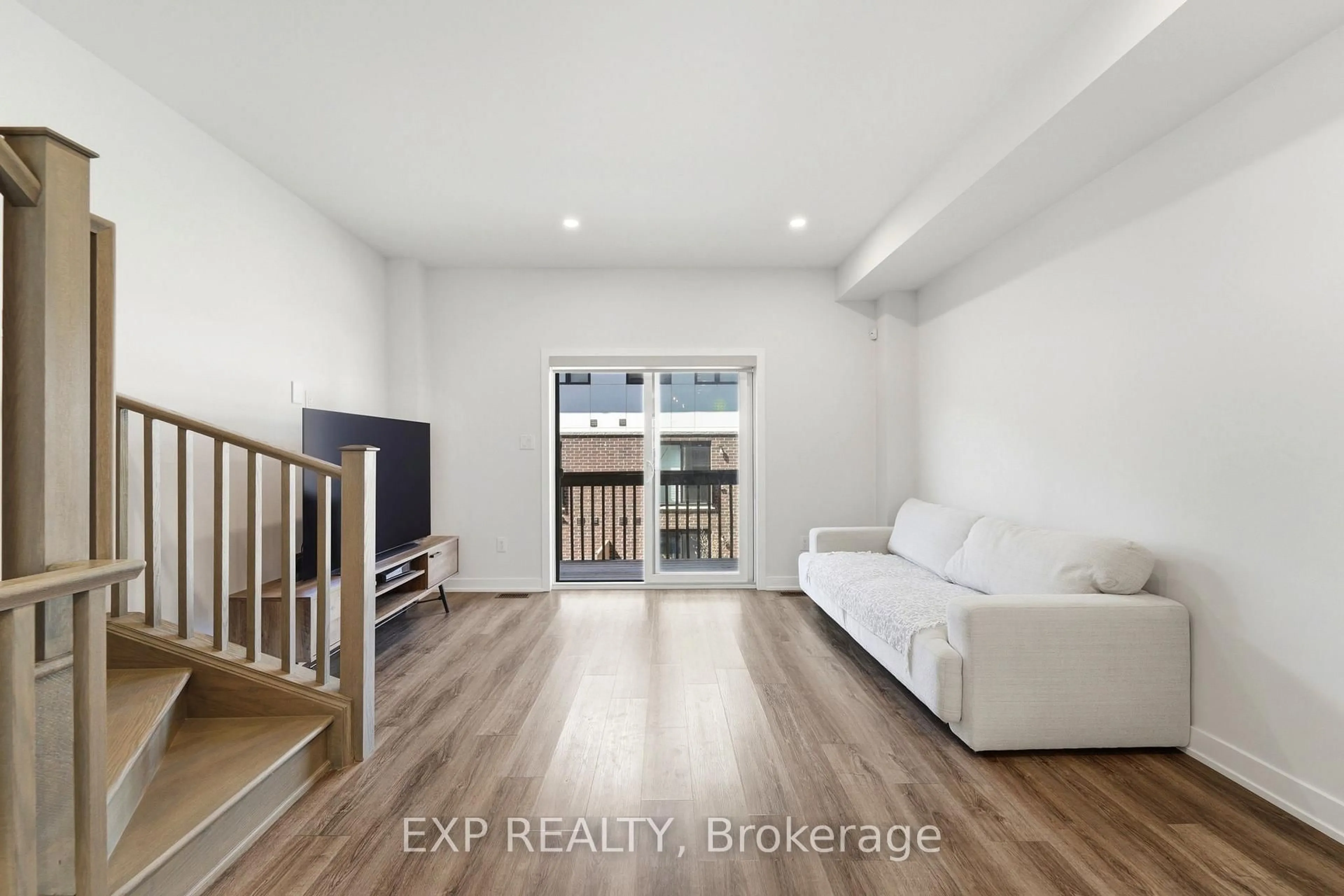 Indoor entryway for 19 Markle Cres, Hamilton Ontario L9G 0H4