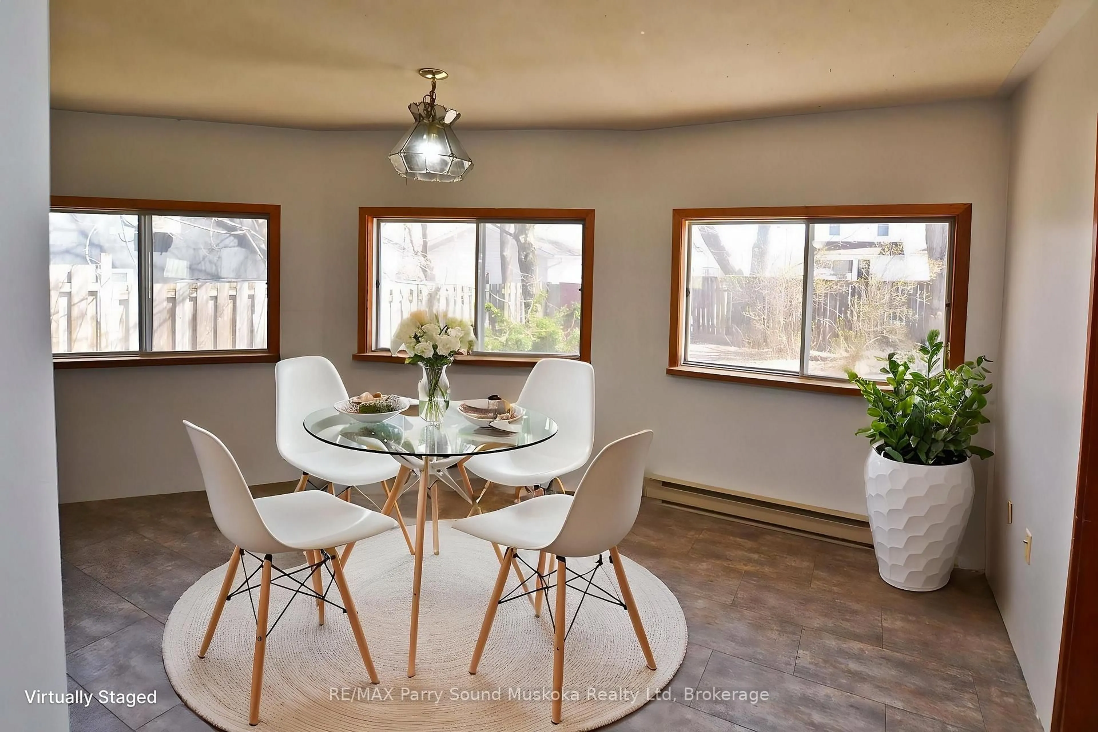 Dining room, unknown for 17 - 19 Church St, Parry Sound Ontario P2A 1Y2