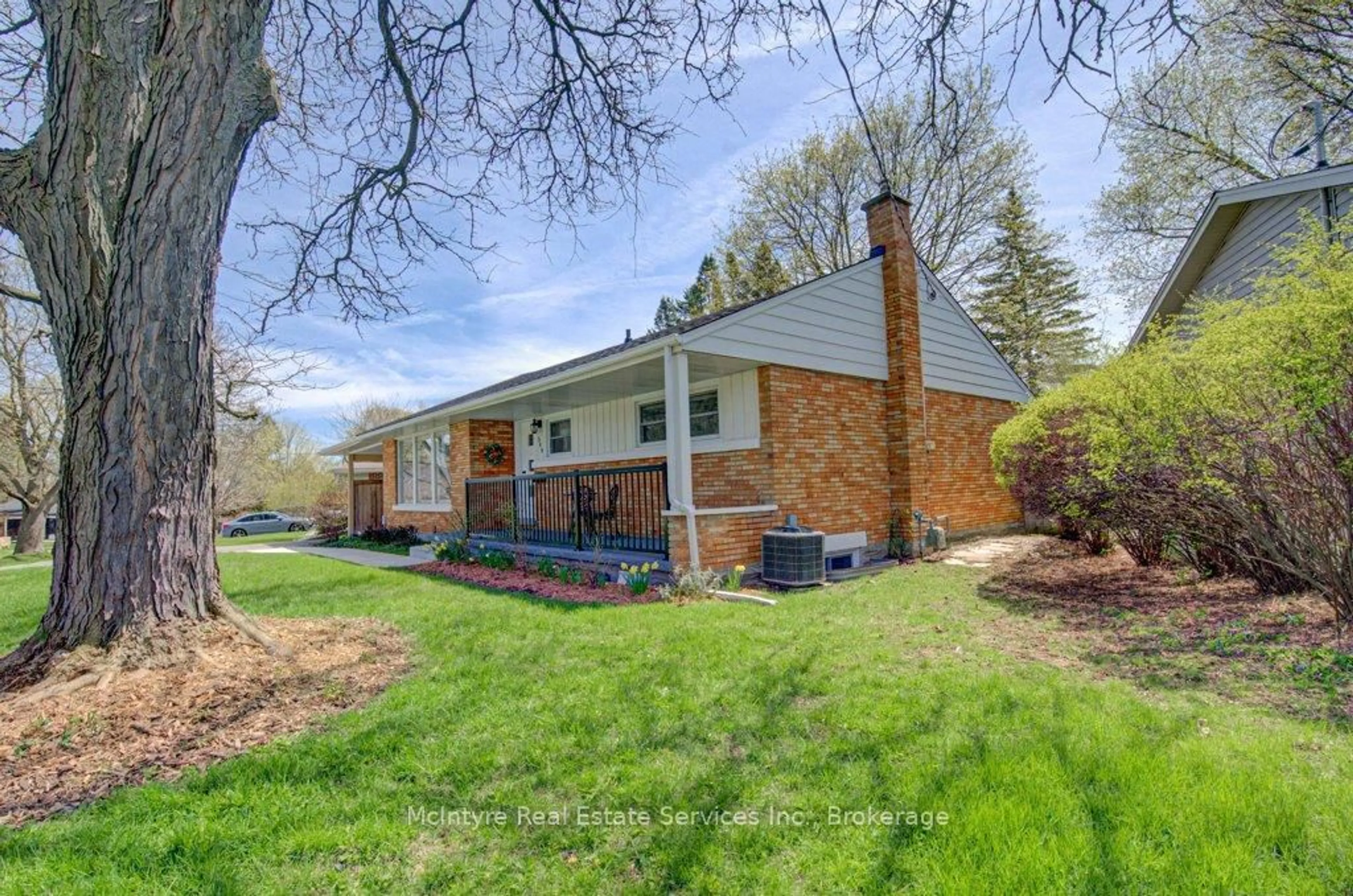 Home with brick exterior material, street for 549 Dunbar Rd, Kitchener Ontario N2M 2X1