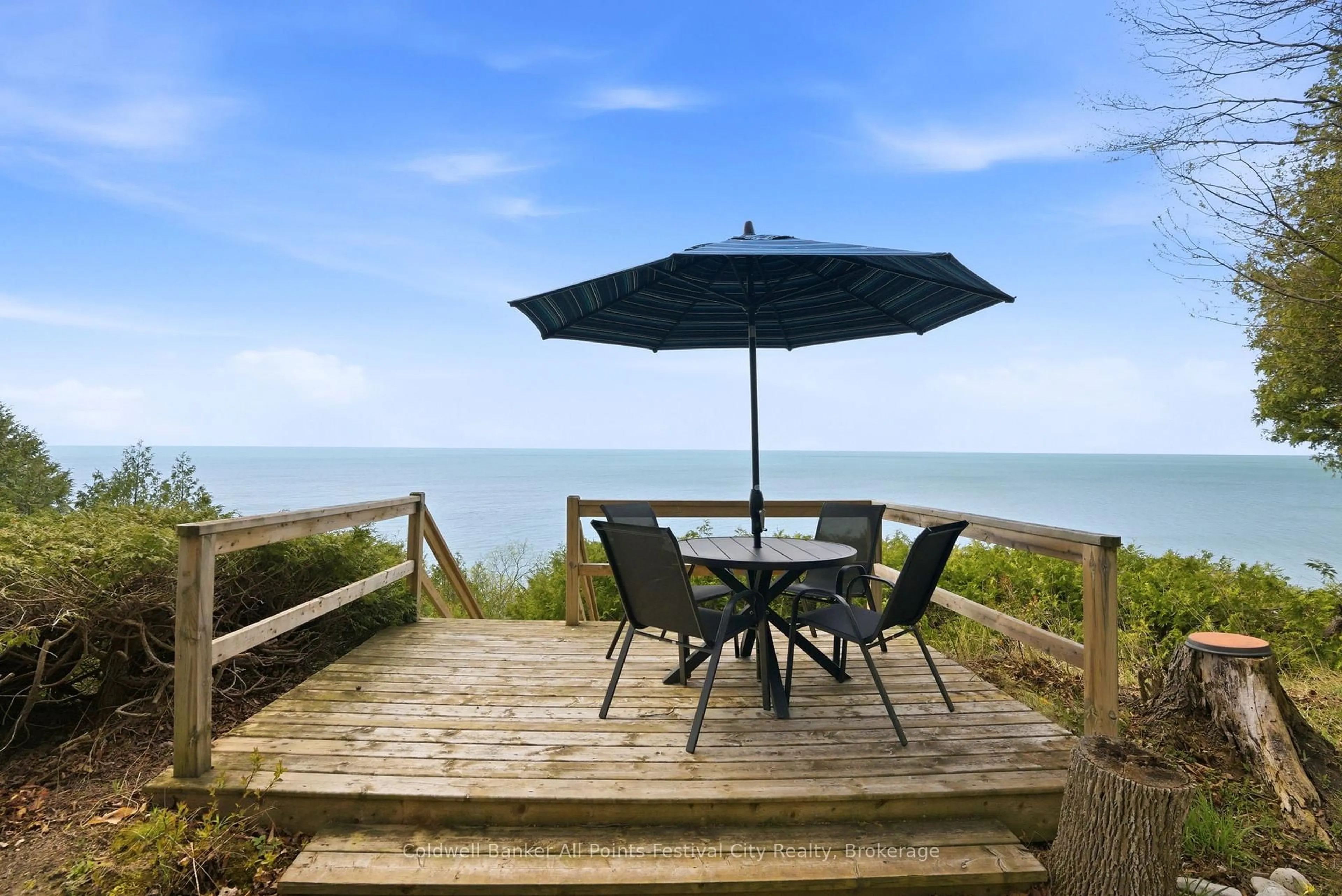 Patio, water/lake/river/ocean view for 74515 Woodland Dr, Bluewater Ontario N0M 1G0