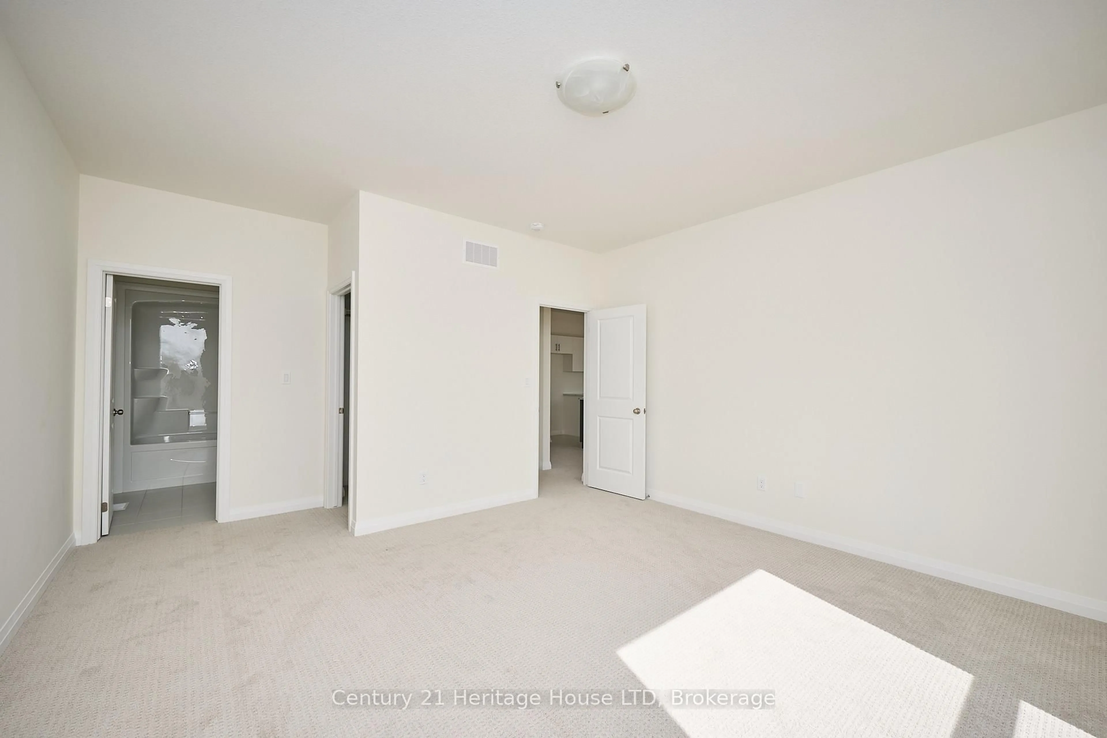 A pic of a room for 407 Louisa St, Fort Erie Ontario L2A 6T6