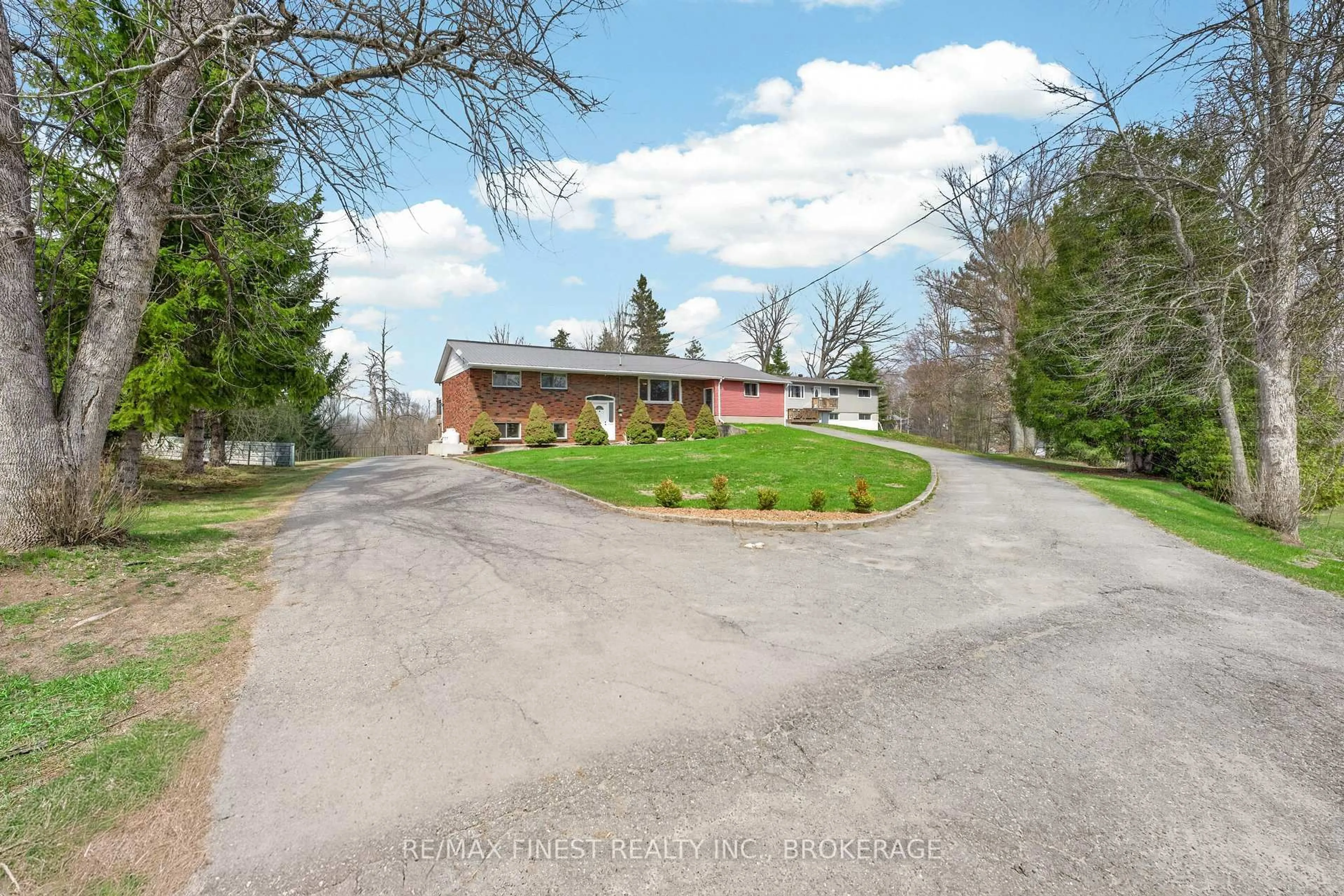 A pic from outside/outdoor area/front of a property/back of a property/a pic from drone, street for 4333 Maple Dr, Verona Ontario K0H 2W0
