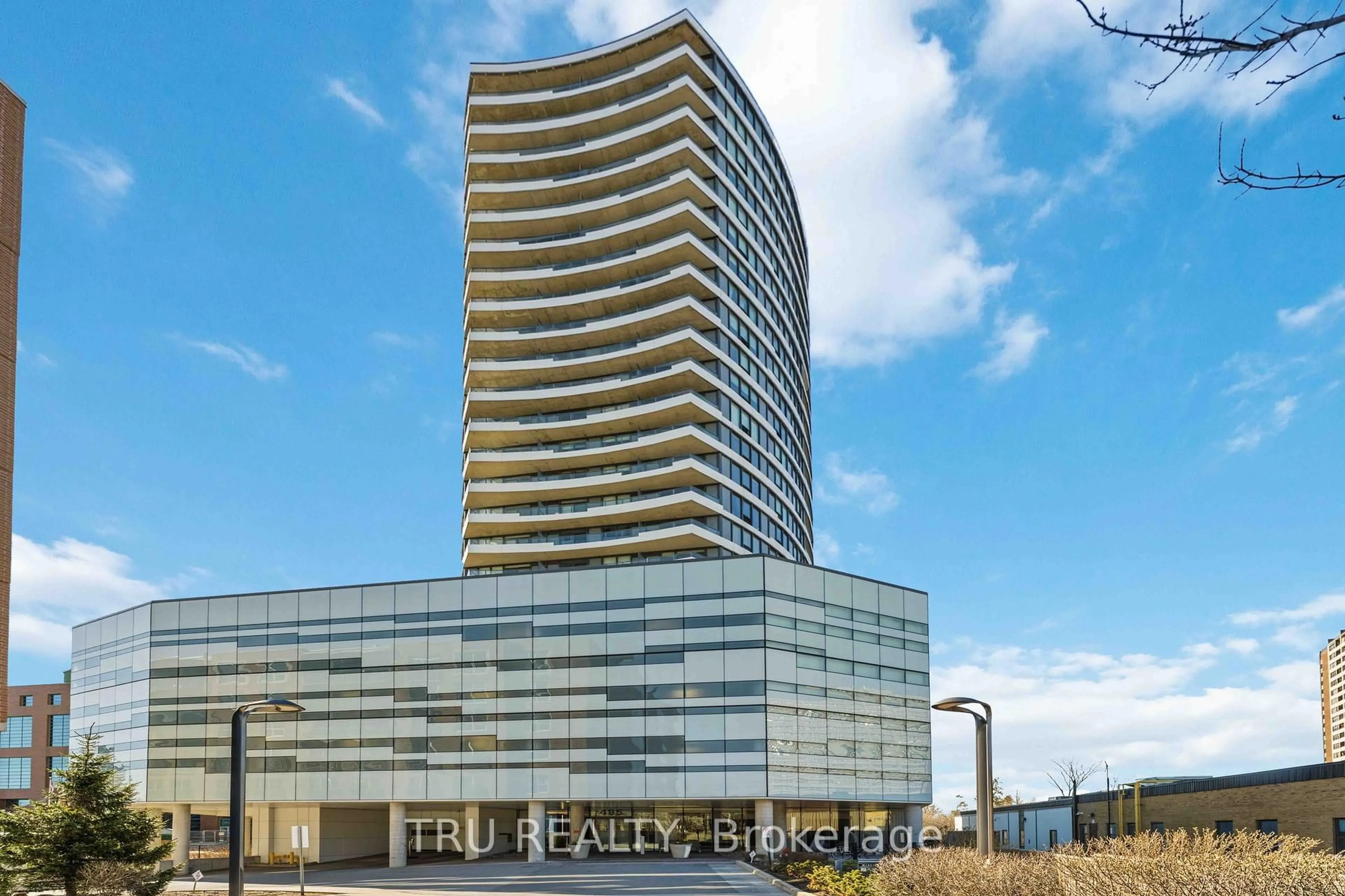 Indoor foyer for 485 Richmond Rd #1907, Ottawa Ontario K2A 3W9