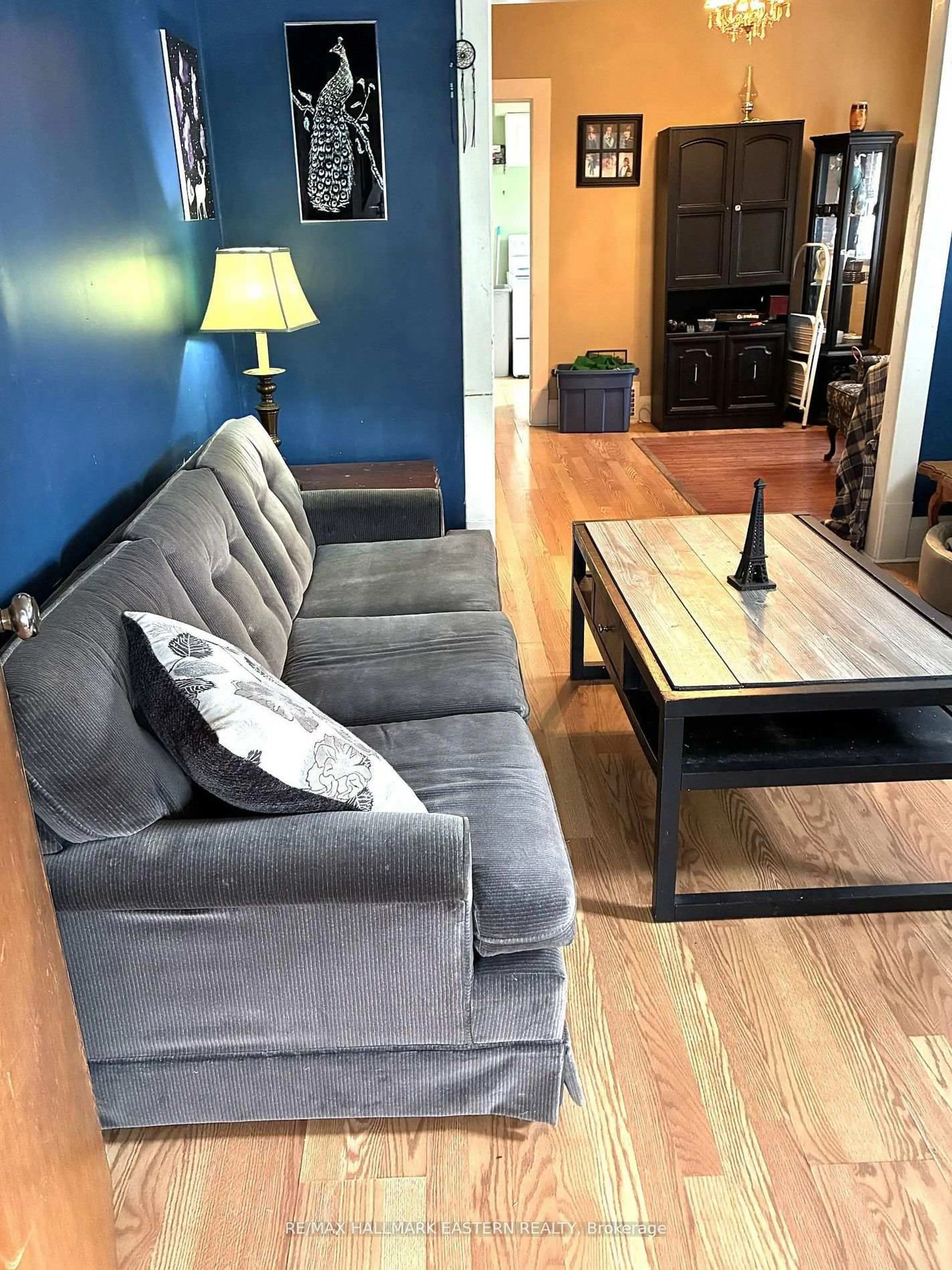 Living room with furniture, wood/laminate floor for 500 Romaine St, Peterborough Ontario K9J 2C9