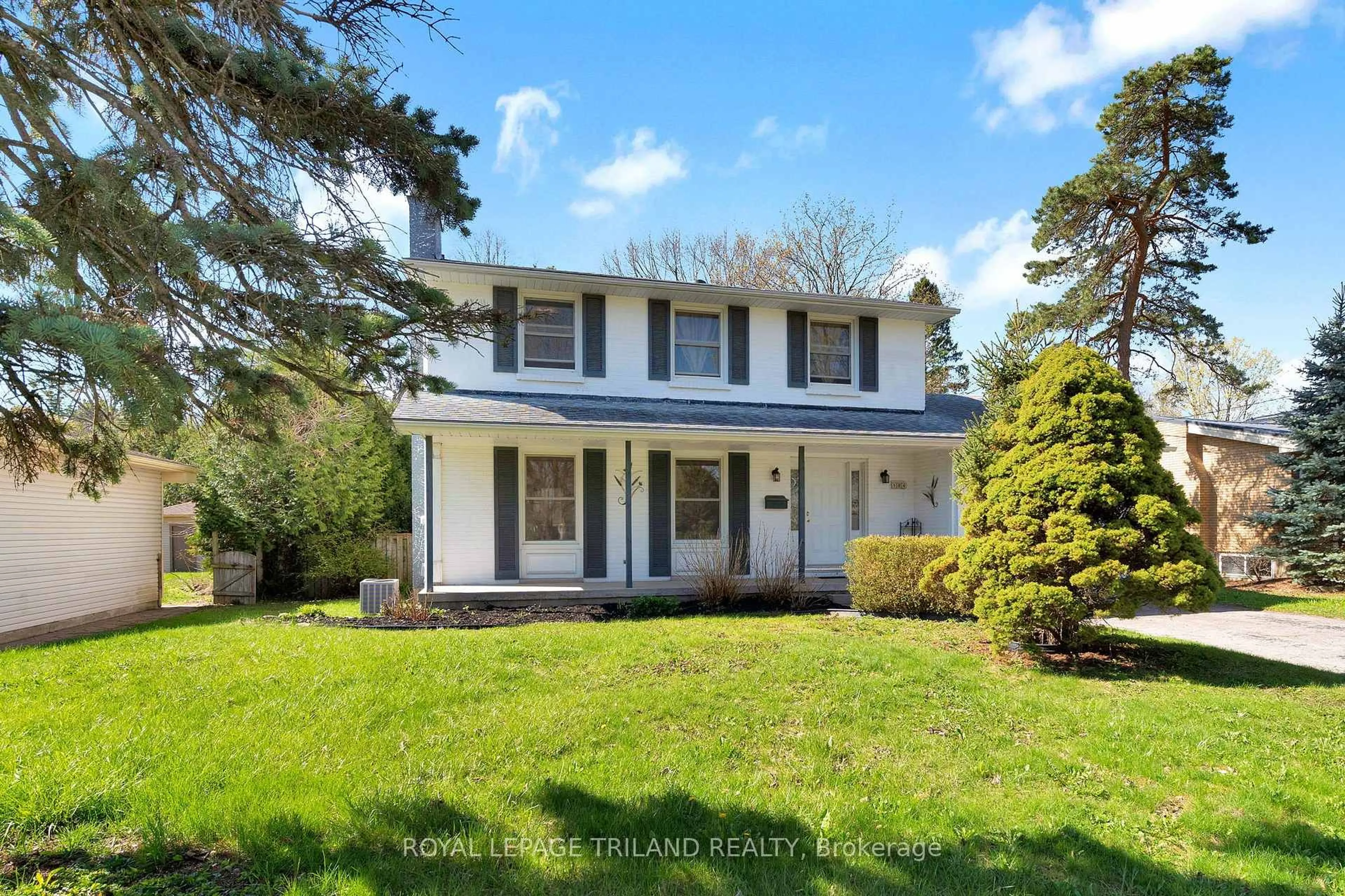 Home with vinyl exterior material, street for 586 Middlewoods Dr, London North Ontario N6G 1W4