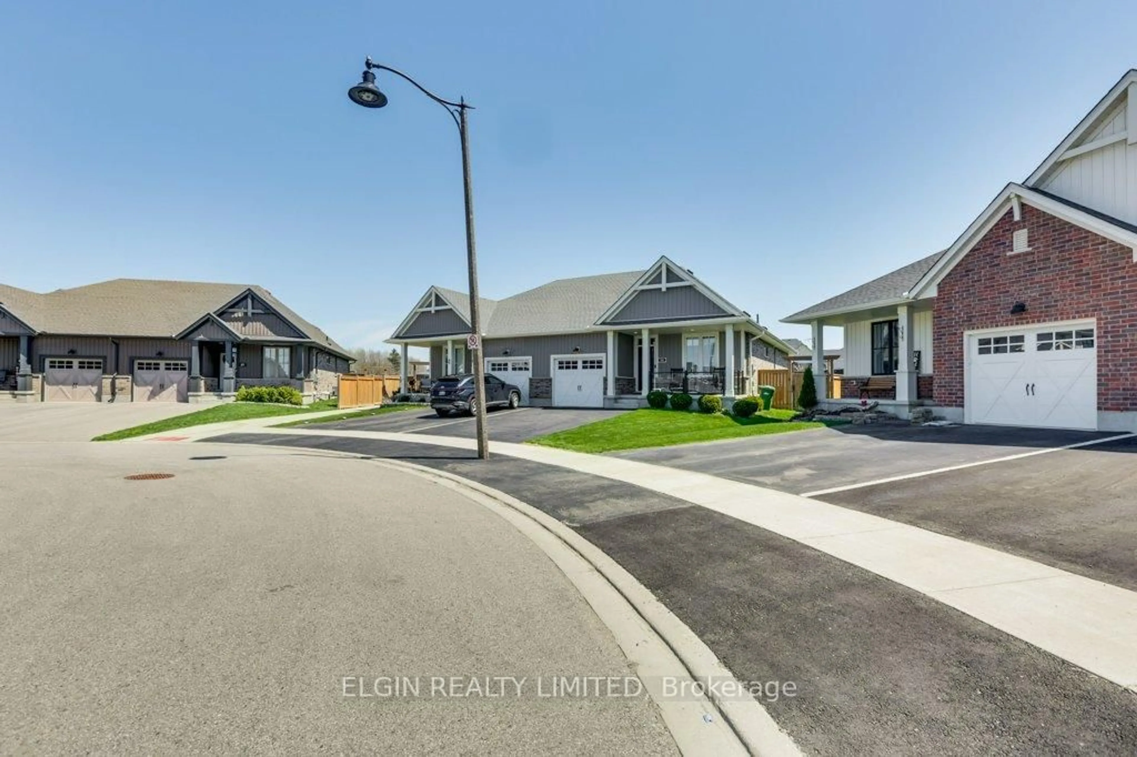A pic from outside/outdoor area/front of a property/back of a property/a pic from drone, street for 56 Charter Creek Crt, St. Thomas Ontario N5R 0L3