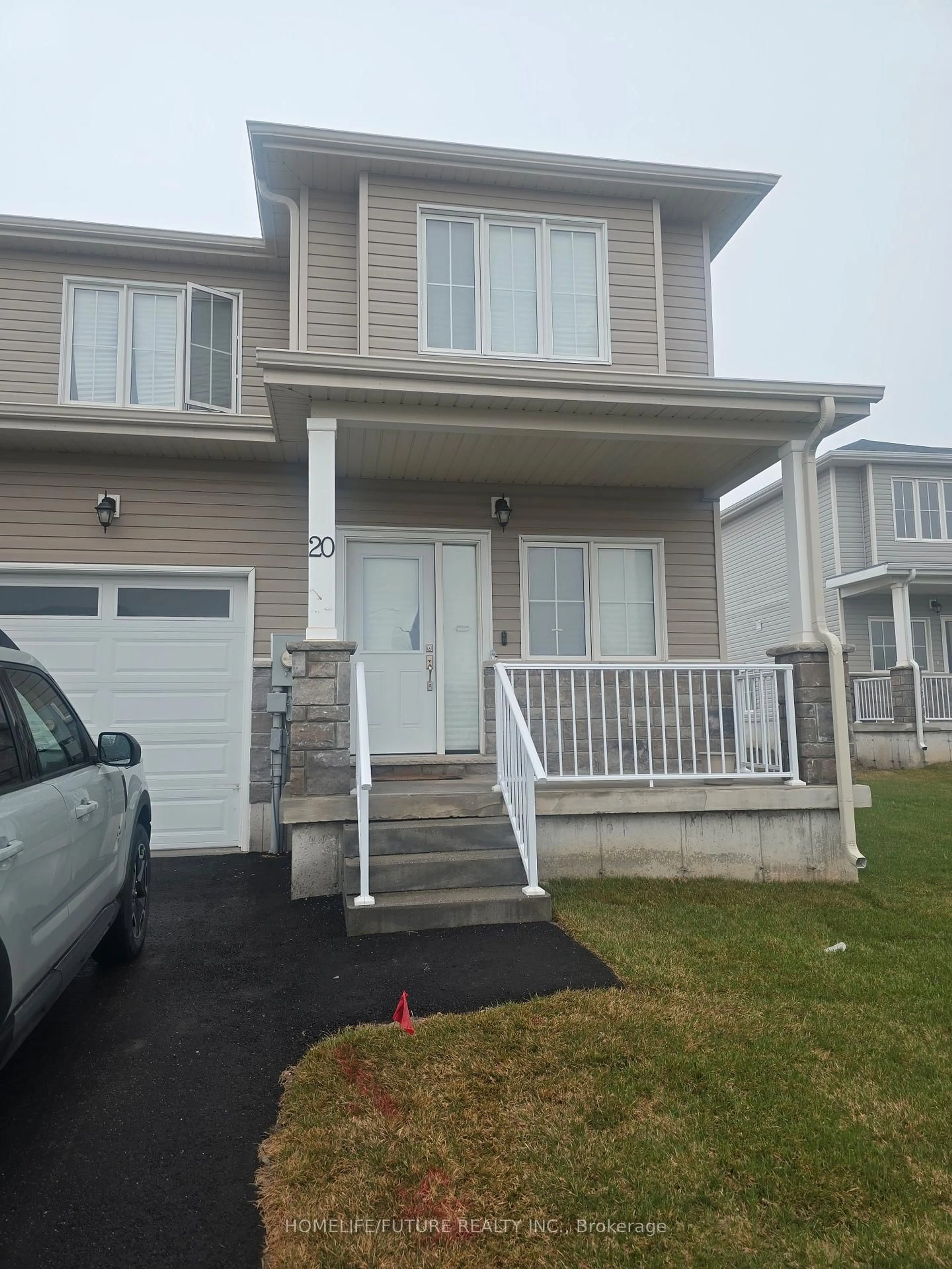Home with vinyl exterior material, street for 20 Lincoln Dr, Belleville Ontario K8N 0T8