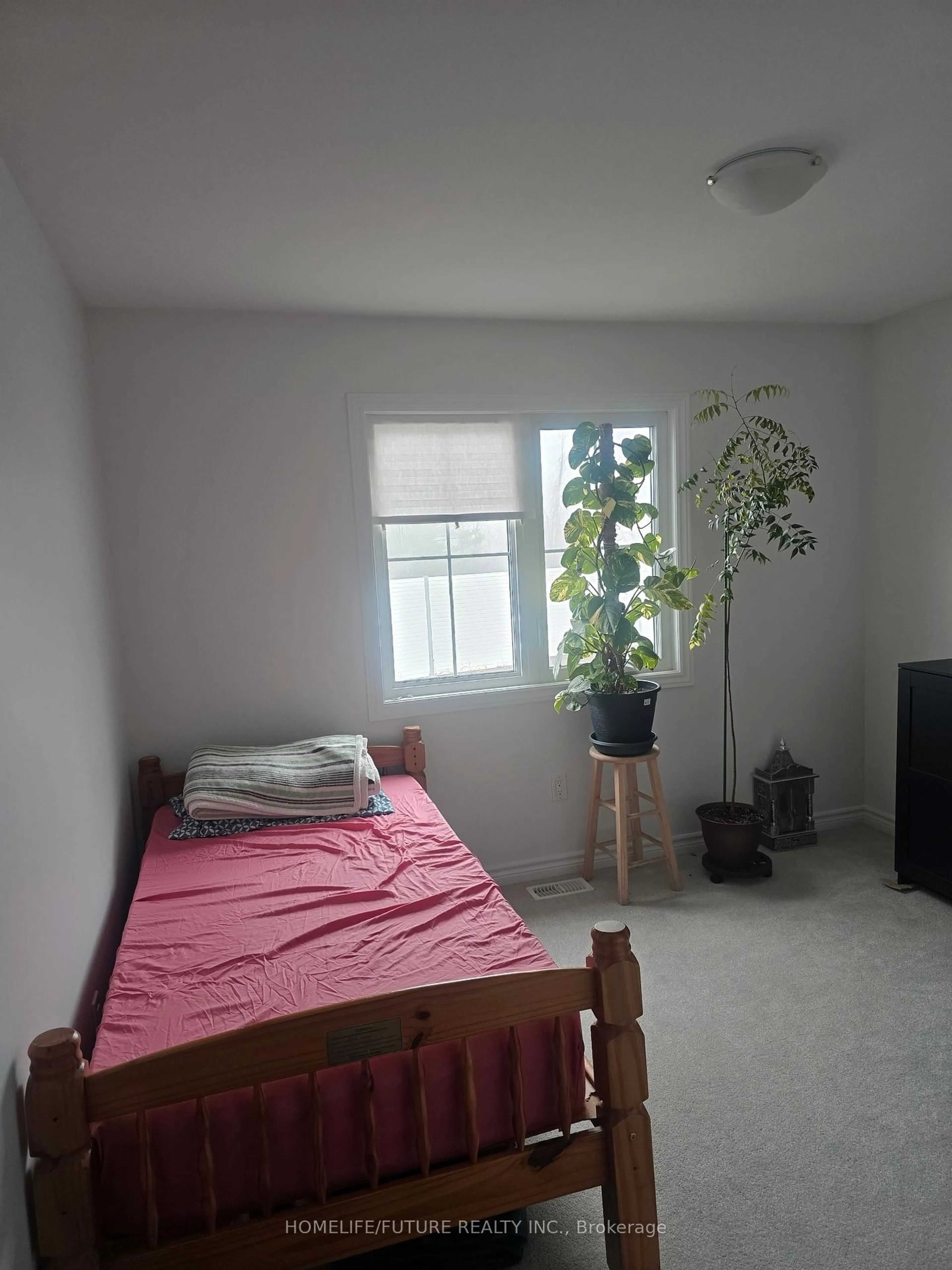 A pic of a room for 20 Lincoln Dr, Belleville Ontario K8N 0T8