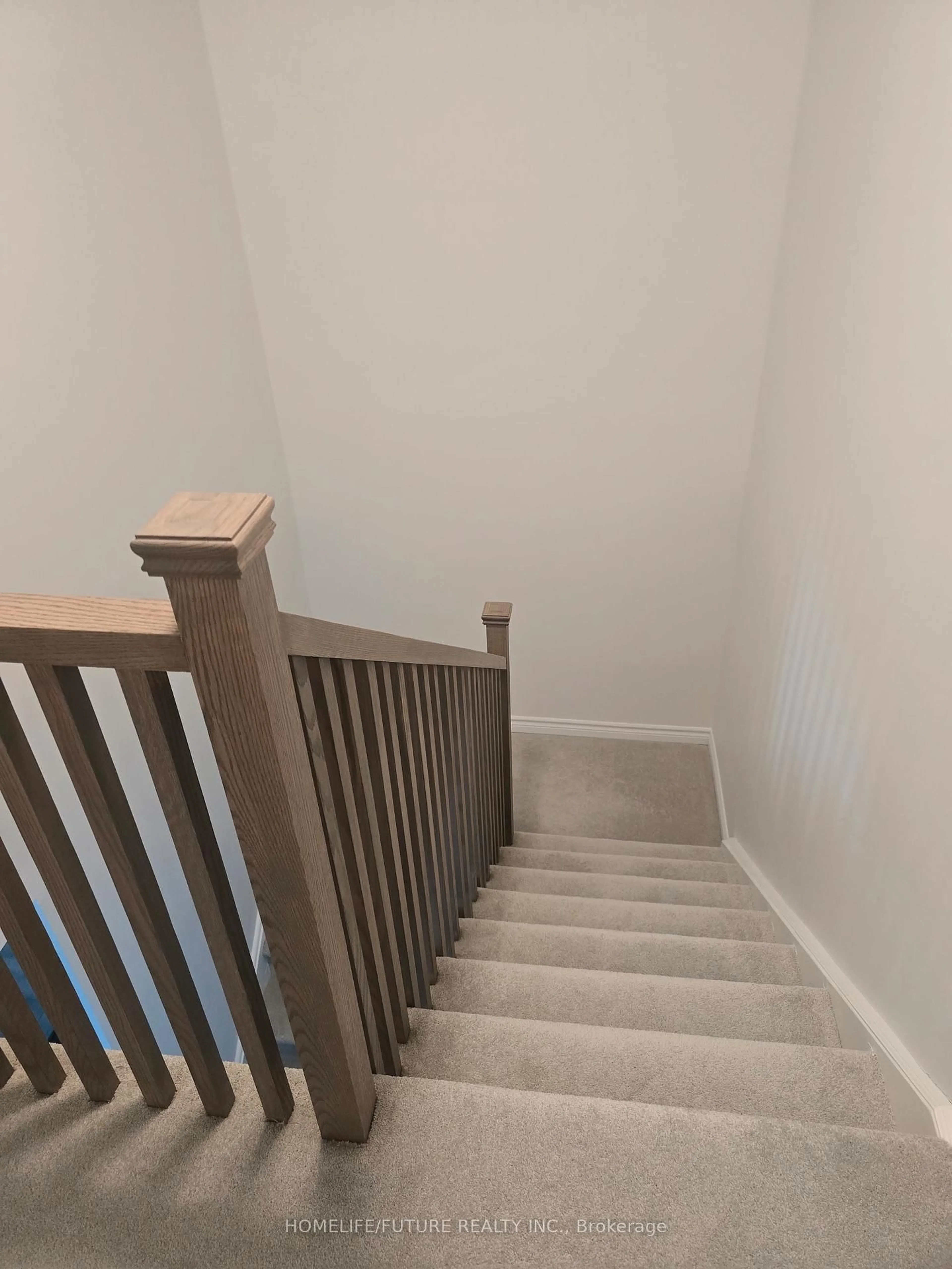 Stairs for 20 Lincoln Dr, Belleville Ontario K8N 0T8