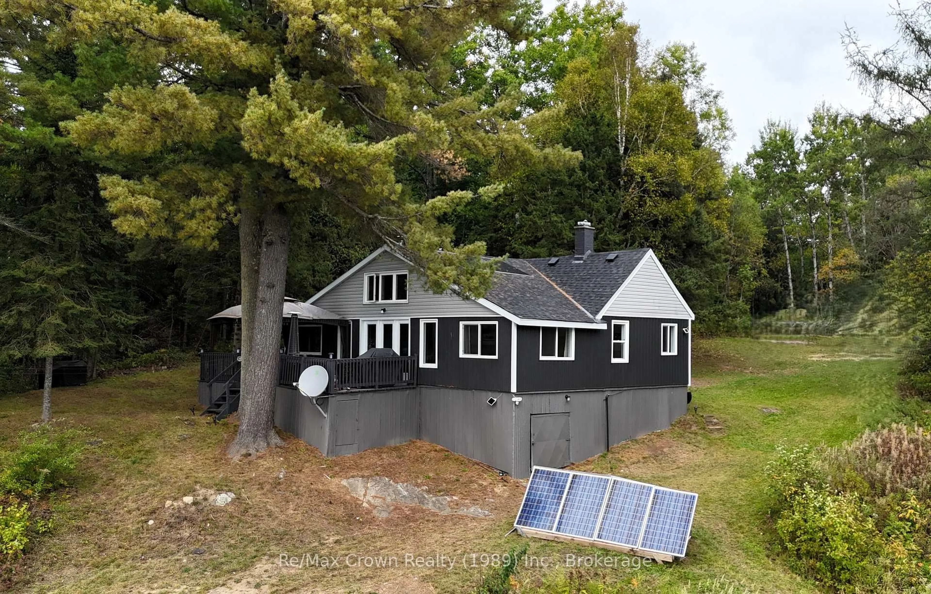 A pic from outside/outdoor area/front of a property/back of a property/a pic from drone, building for 558A Old Nipissing Rd, Parry Sound Remote Area Ontario P0H 1J0