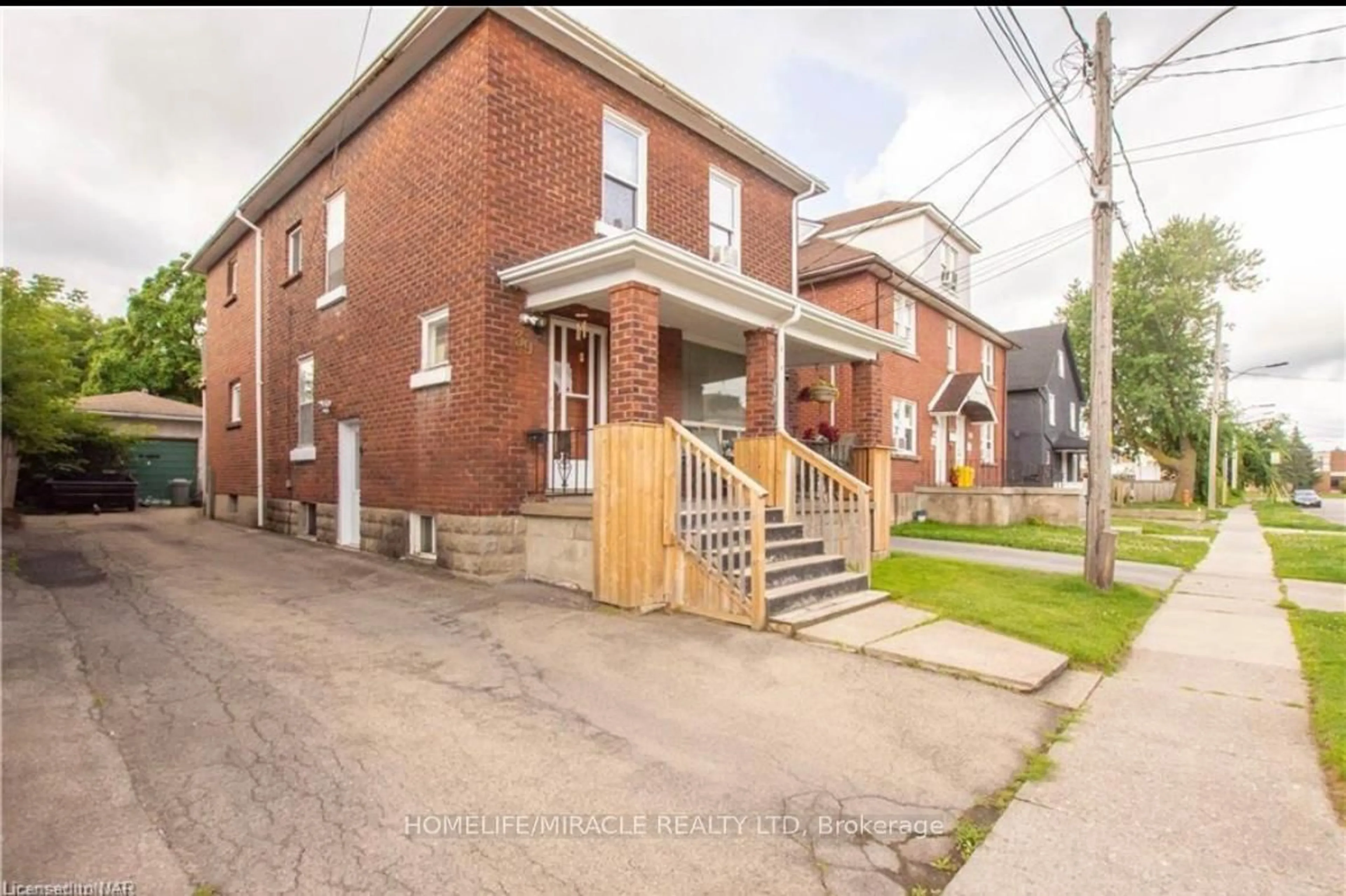 Unknown for 39 Park St, Welland Ontario L3B 4M3