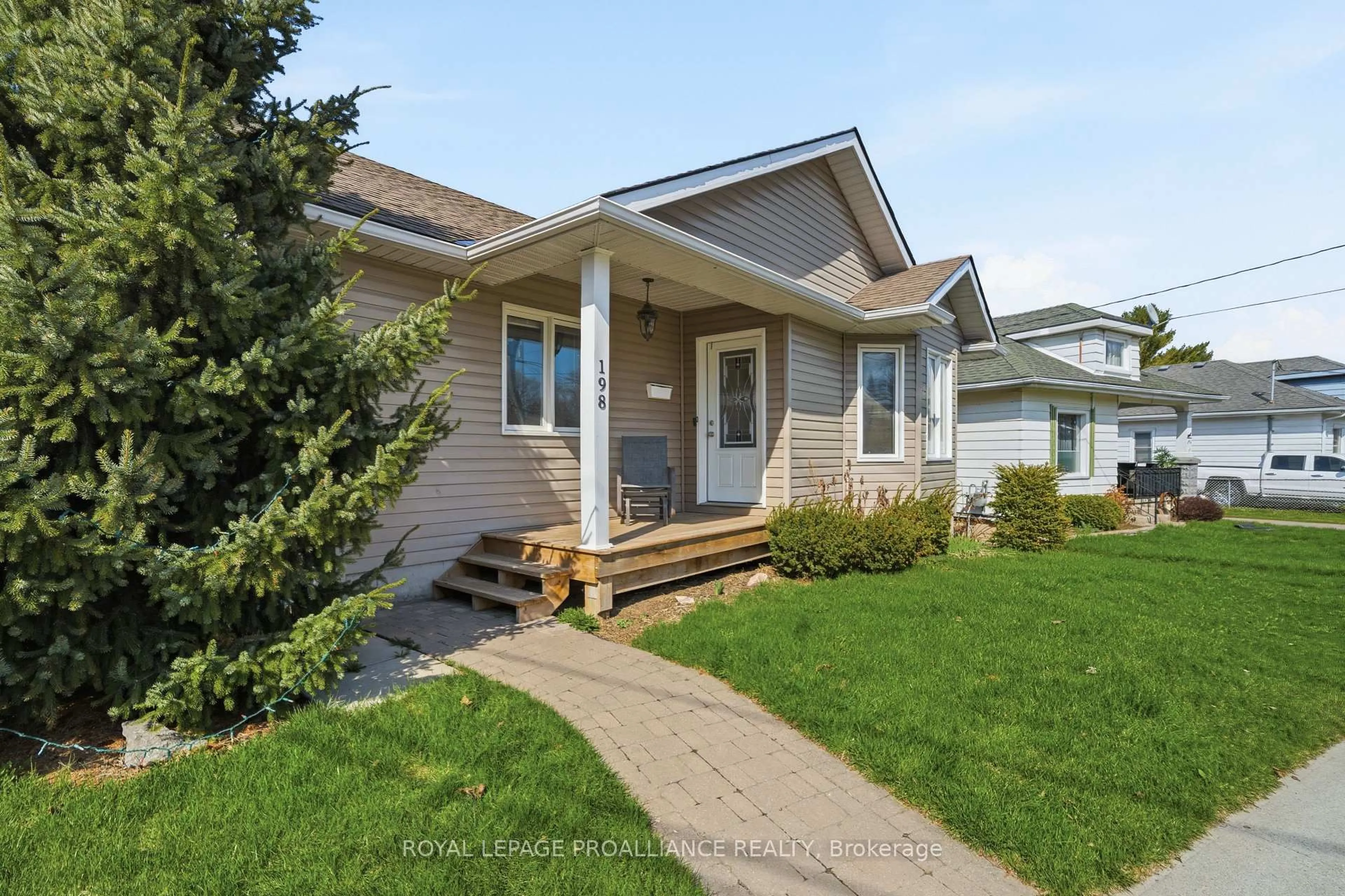 Home with vinyl exterior material, street for 198 Moira St, Belleville Ontario K8P 1T5