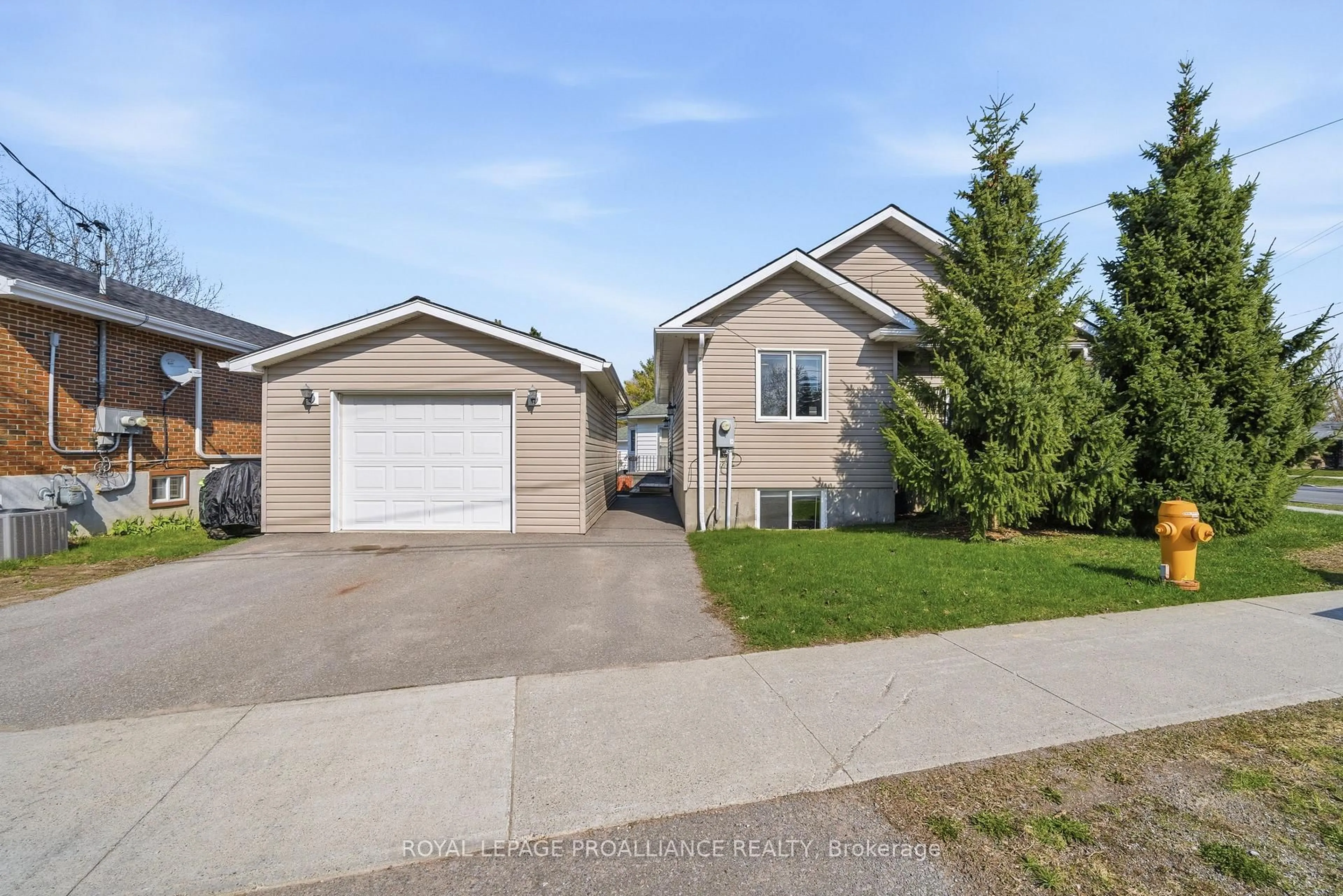 Home with vinyl exterior material, street for 198 Moira St, Belleville Ontario K8P 1T5