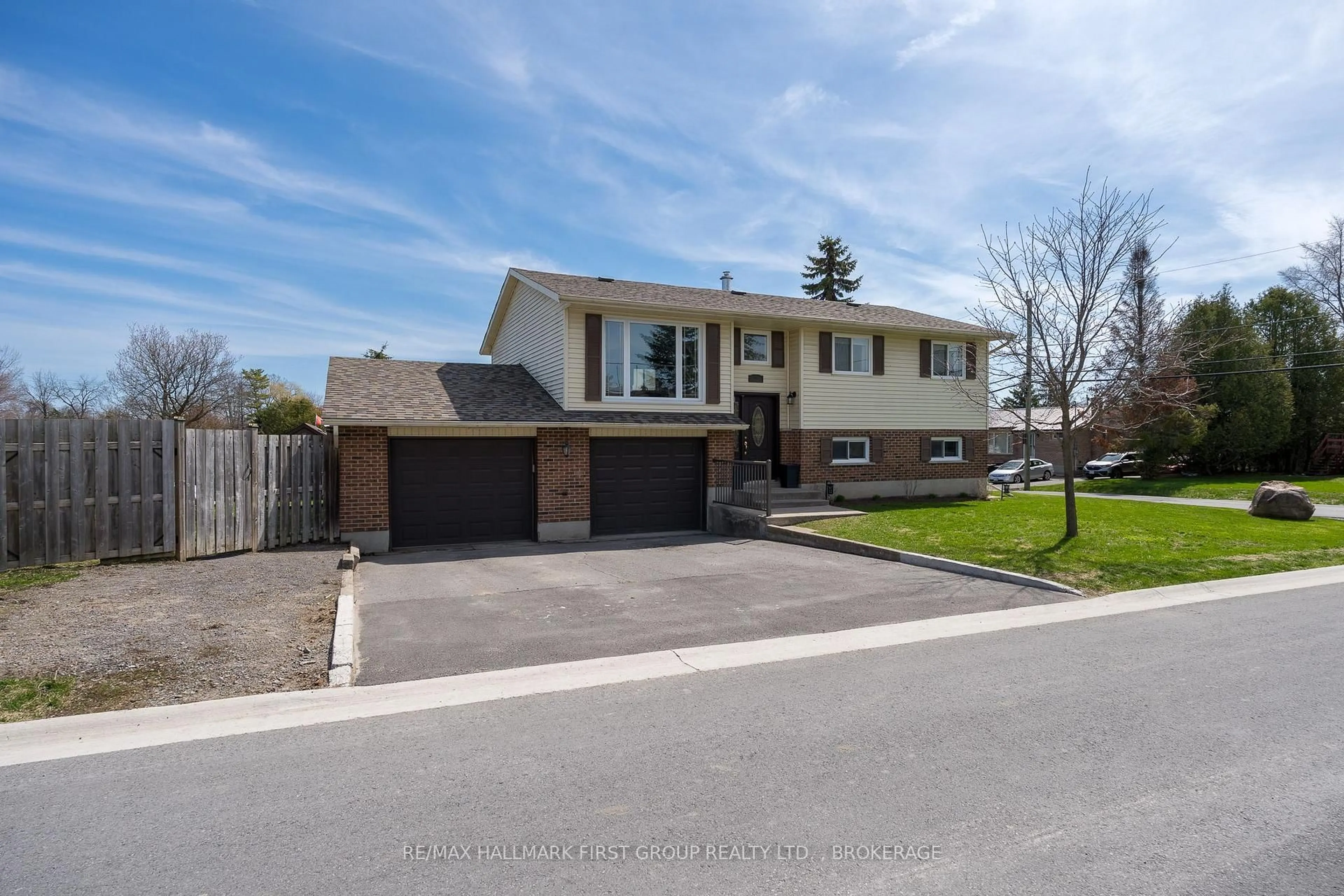 Unknown for 22 Cross St, Bissett Creek Ontario K0H 2H0